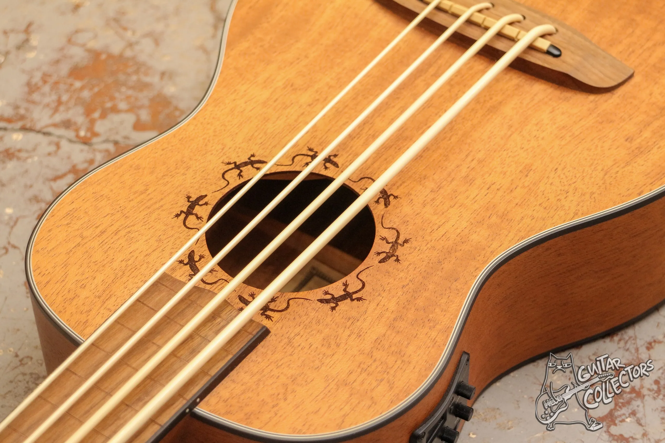 Ortega LIZZY BSFL GB Lizard Series Ukulele Bass