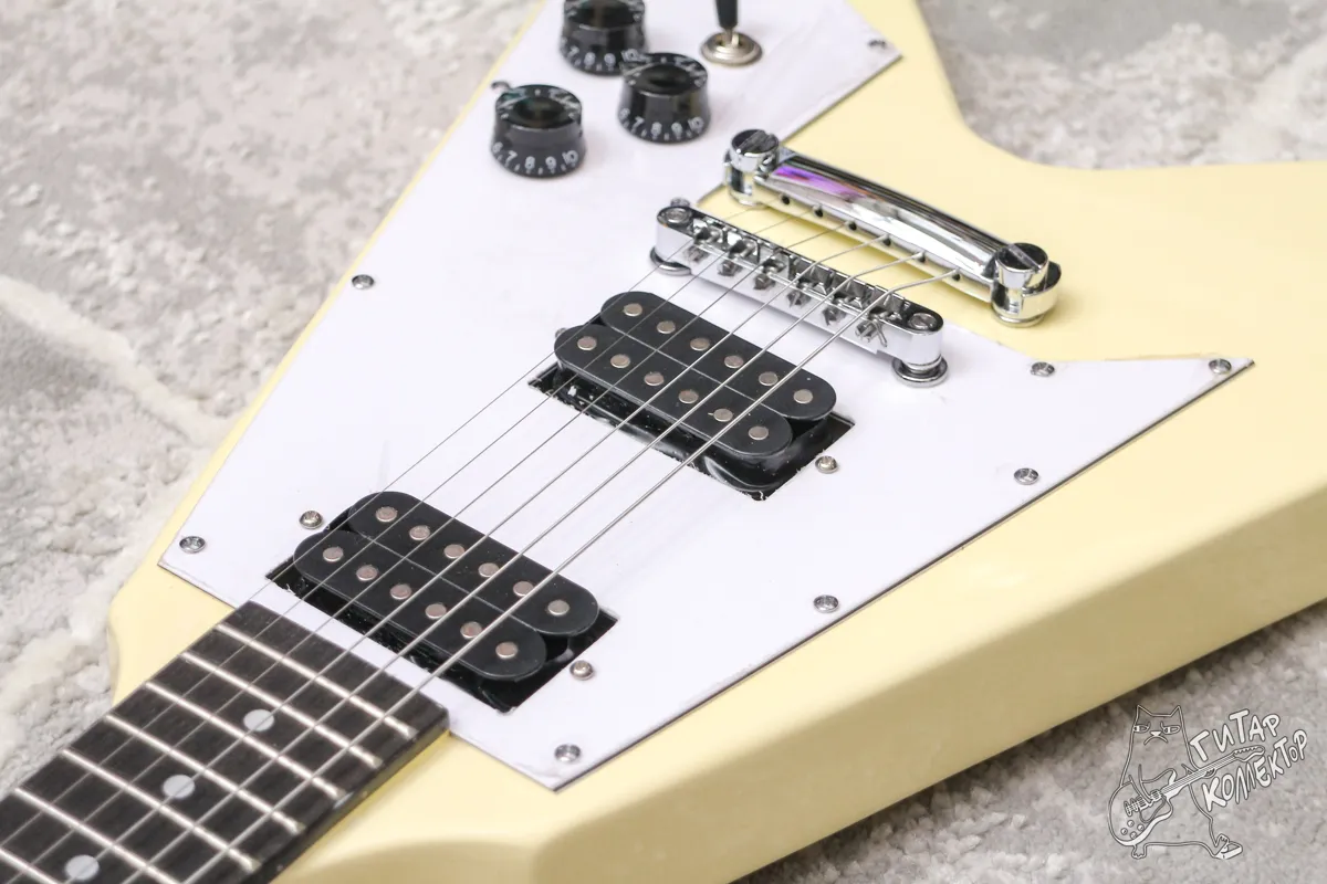 Gibson Flying V Alpine White Copy
