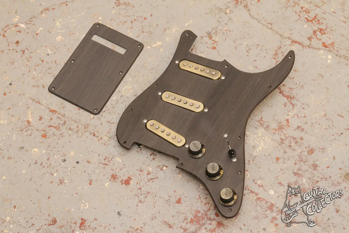 Strat Loaded Pickguard SSS Alnico V