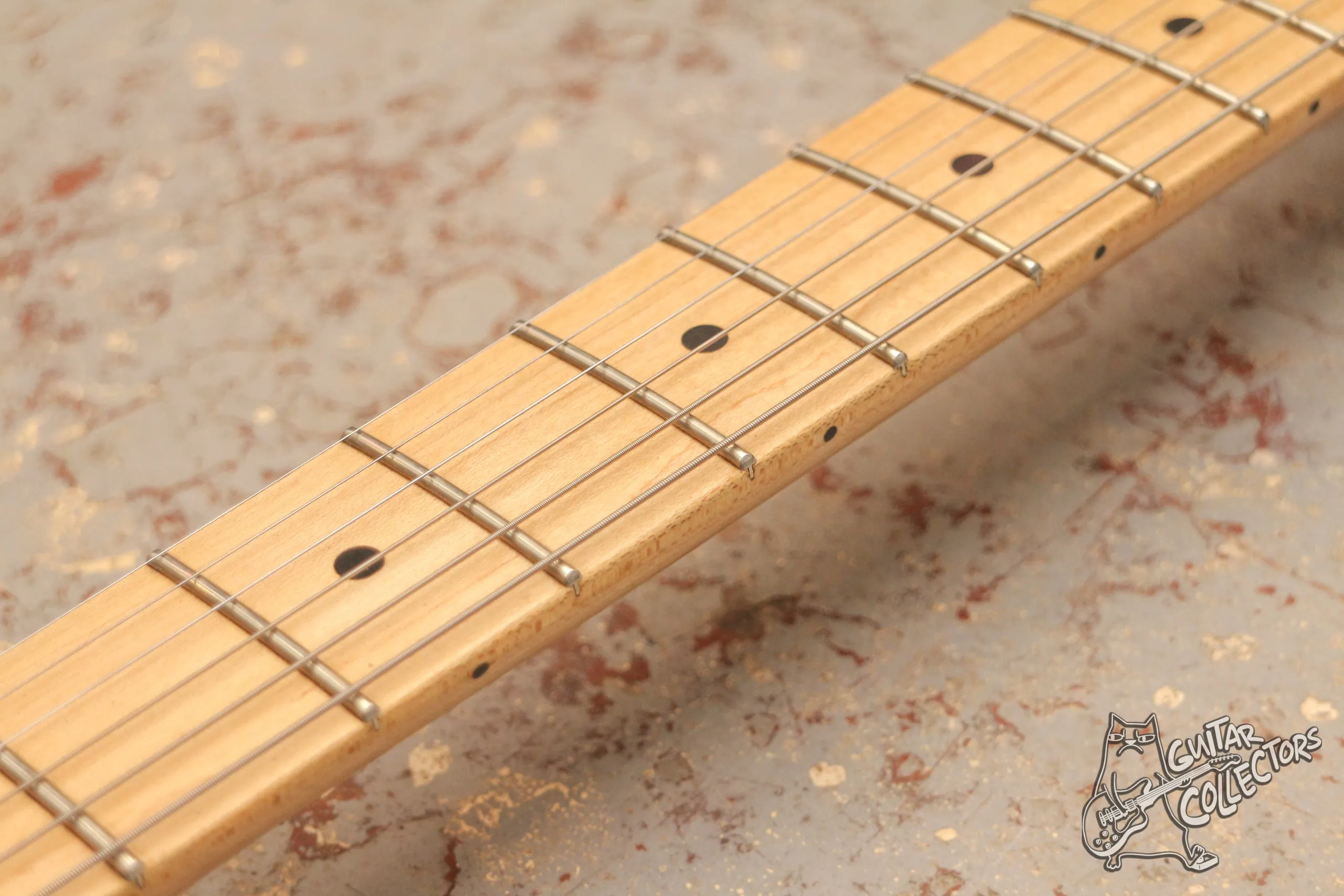 Fender FSR Stratocaster Flame Maple Top