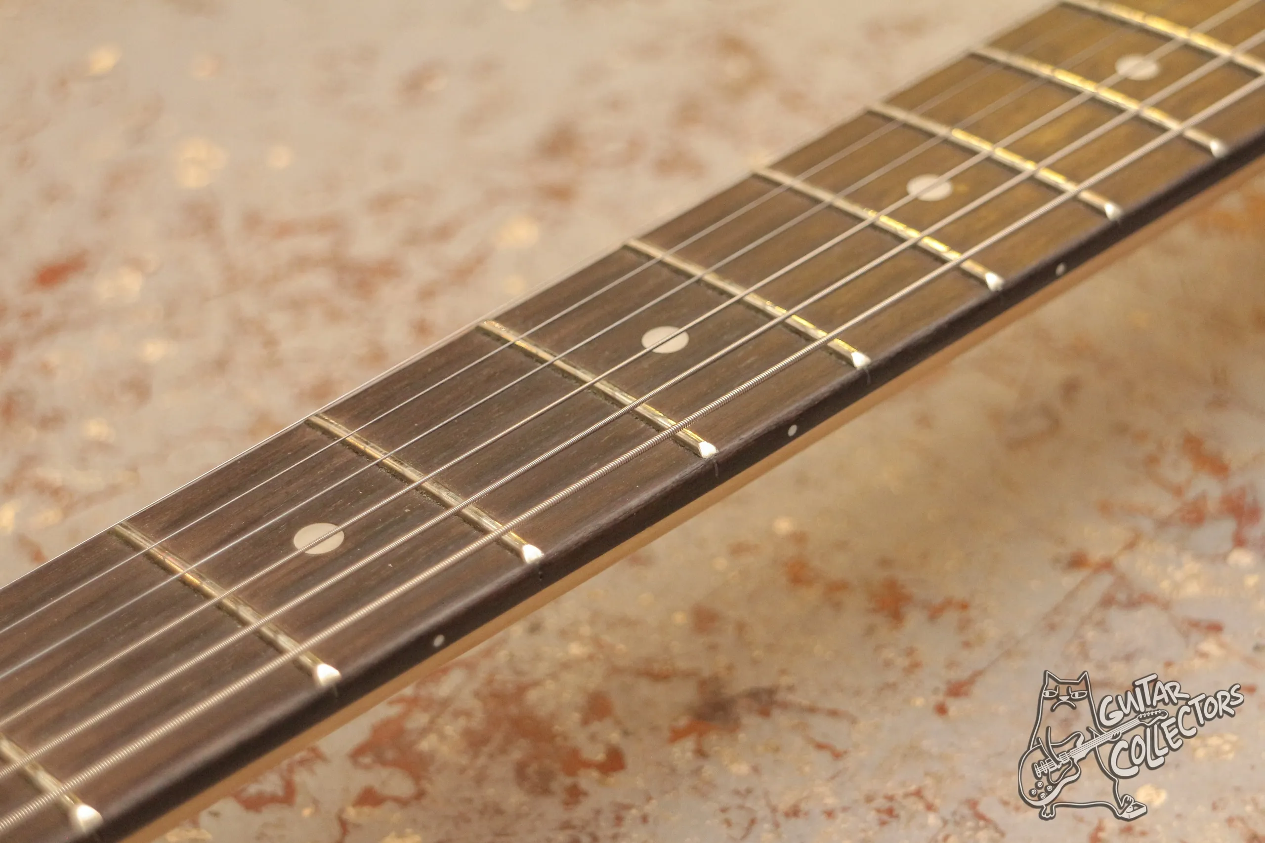 Caraya E235BK Flying V