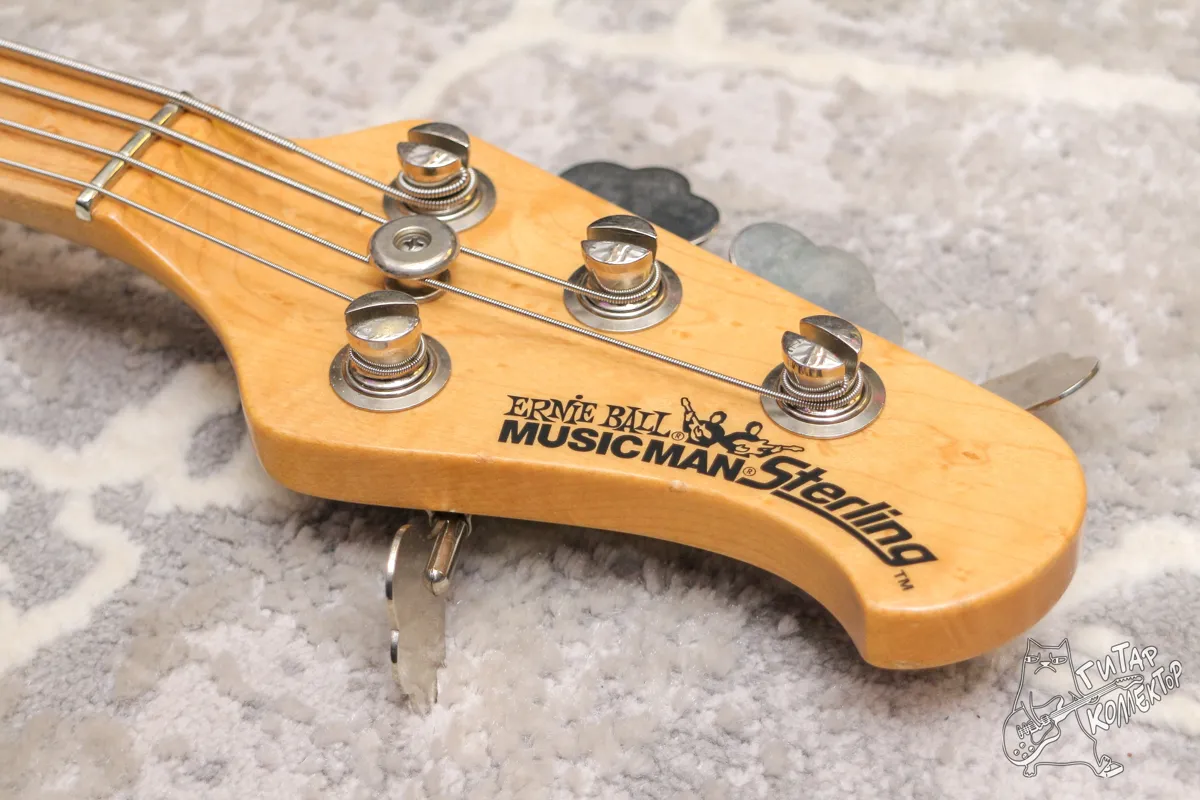 Ernie Ball Music Man Sterling 4 H Blue Pearl Bass