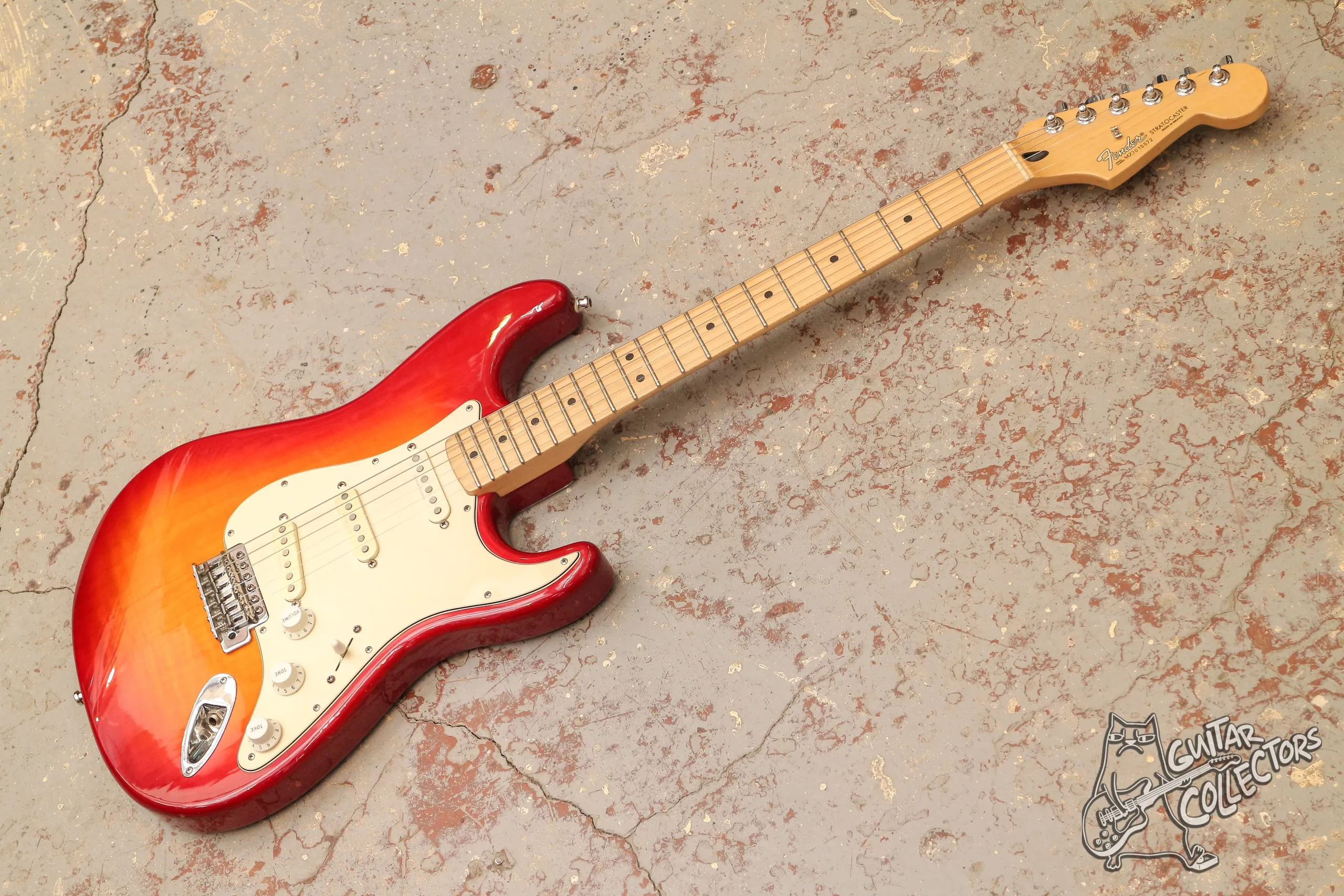 Fender FSR Stratocaster Flame Maple Top