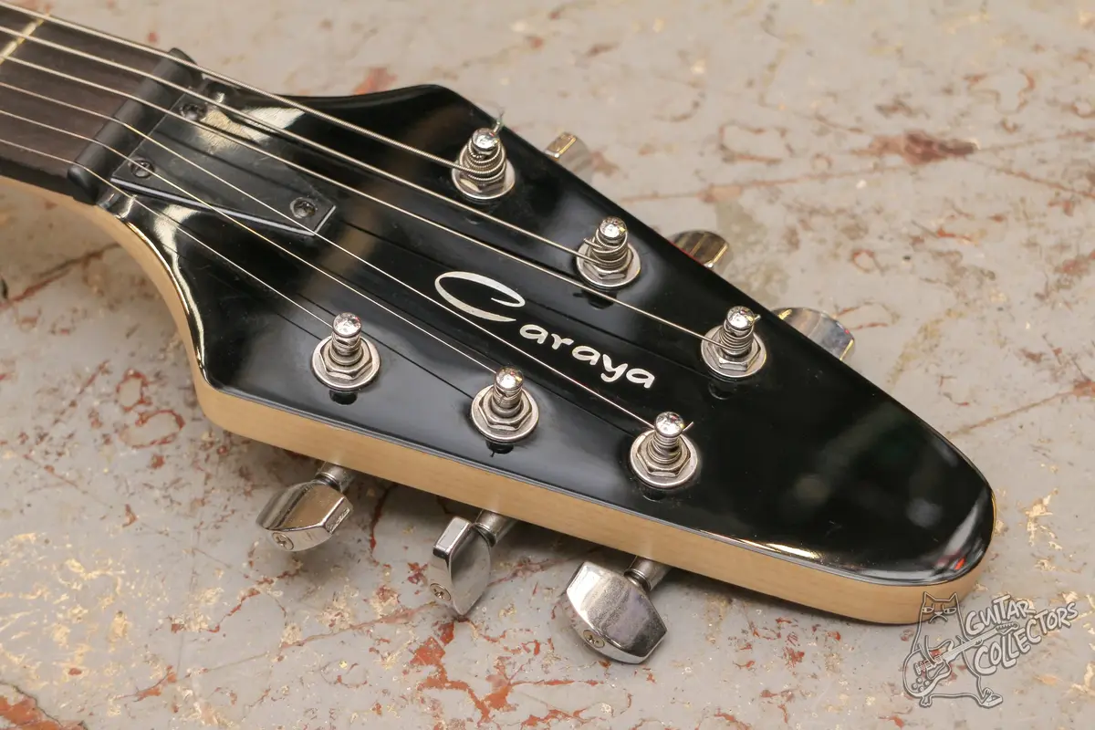 Caraya E235BK Flying V