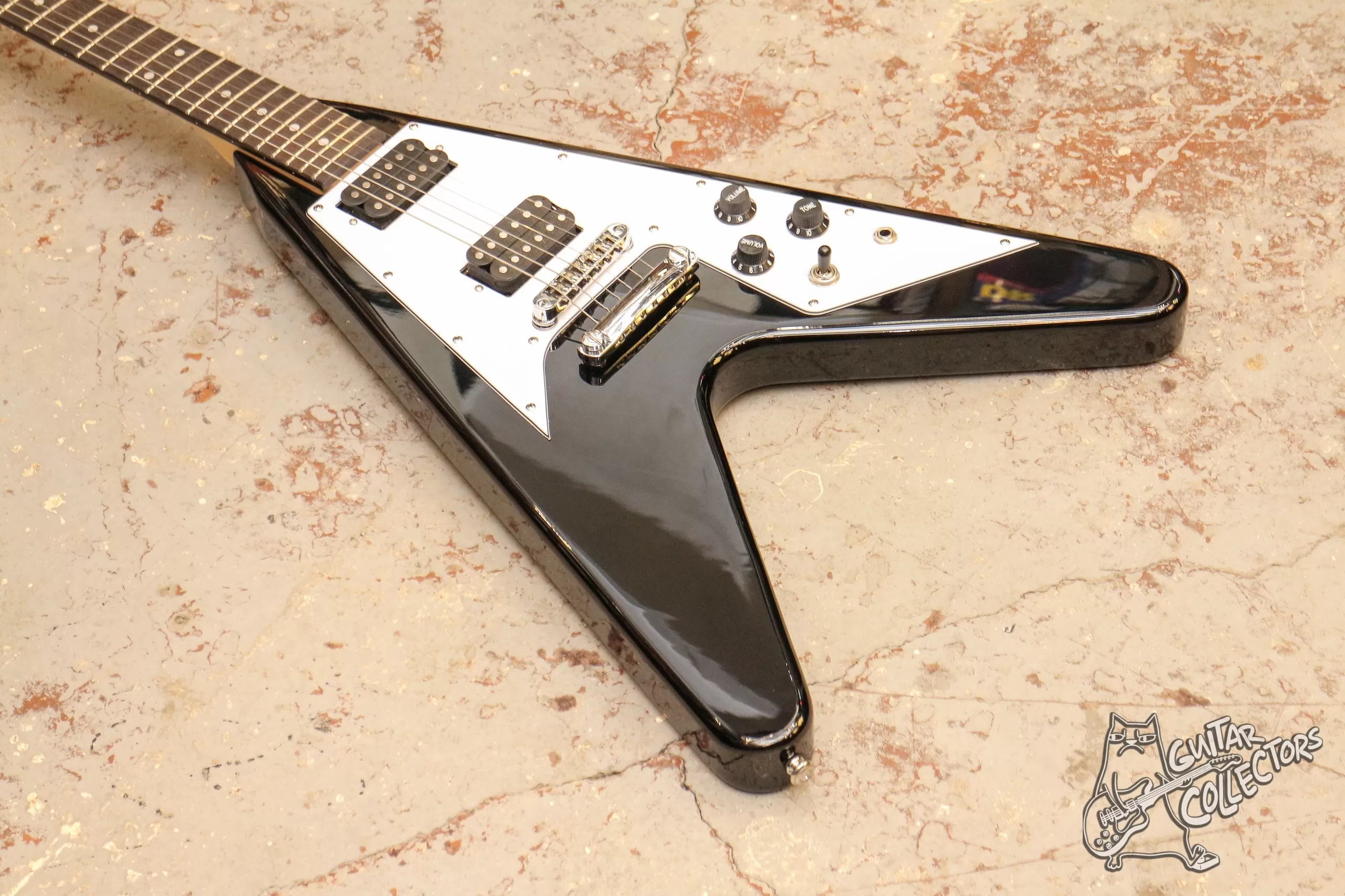 Caraya E233BK Flying V
