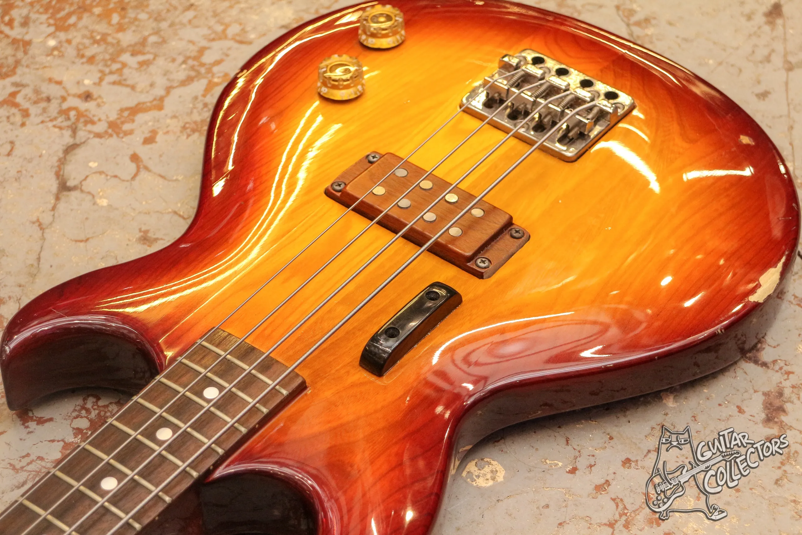 Aria Pro II Cardinal Series CSB-450 Bass