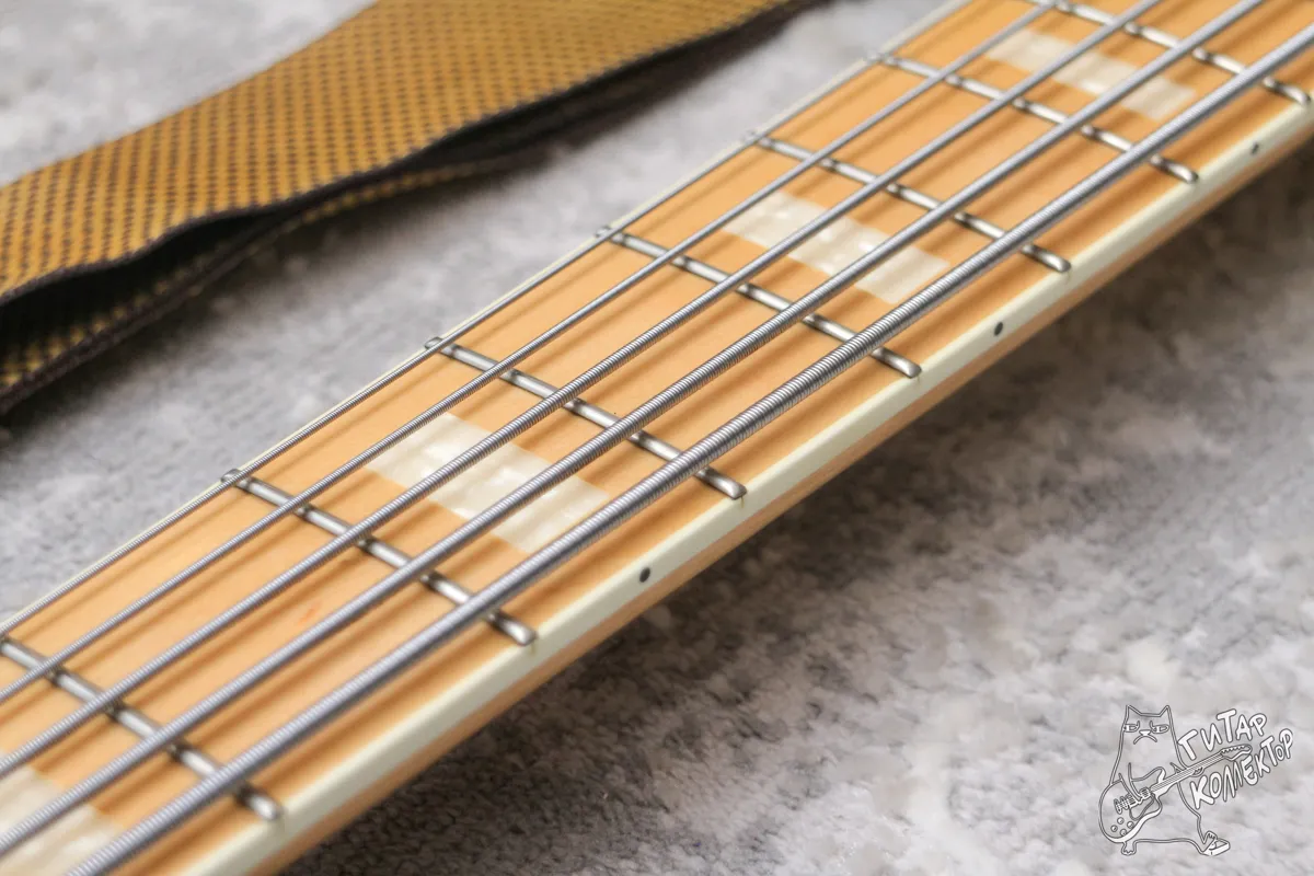 Cort GB75 HJ 5-str Bass