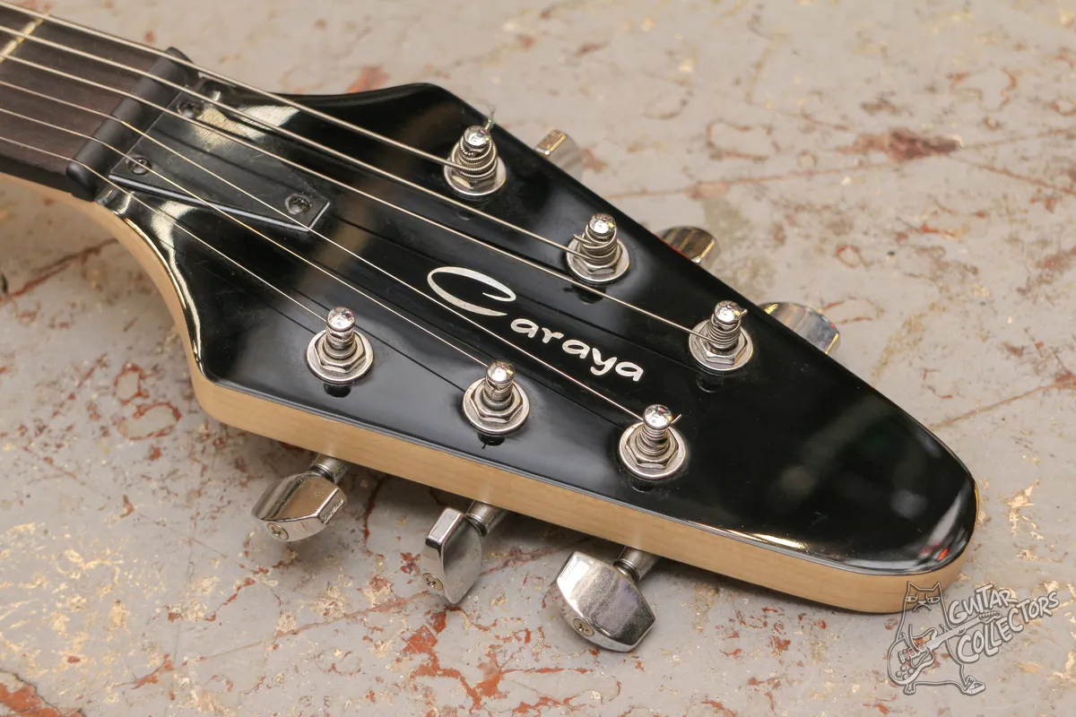 Caraya E235BK Flying V