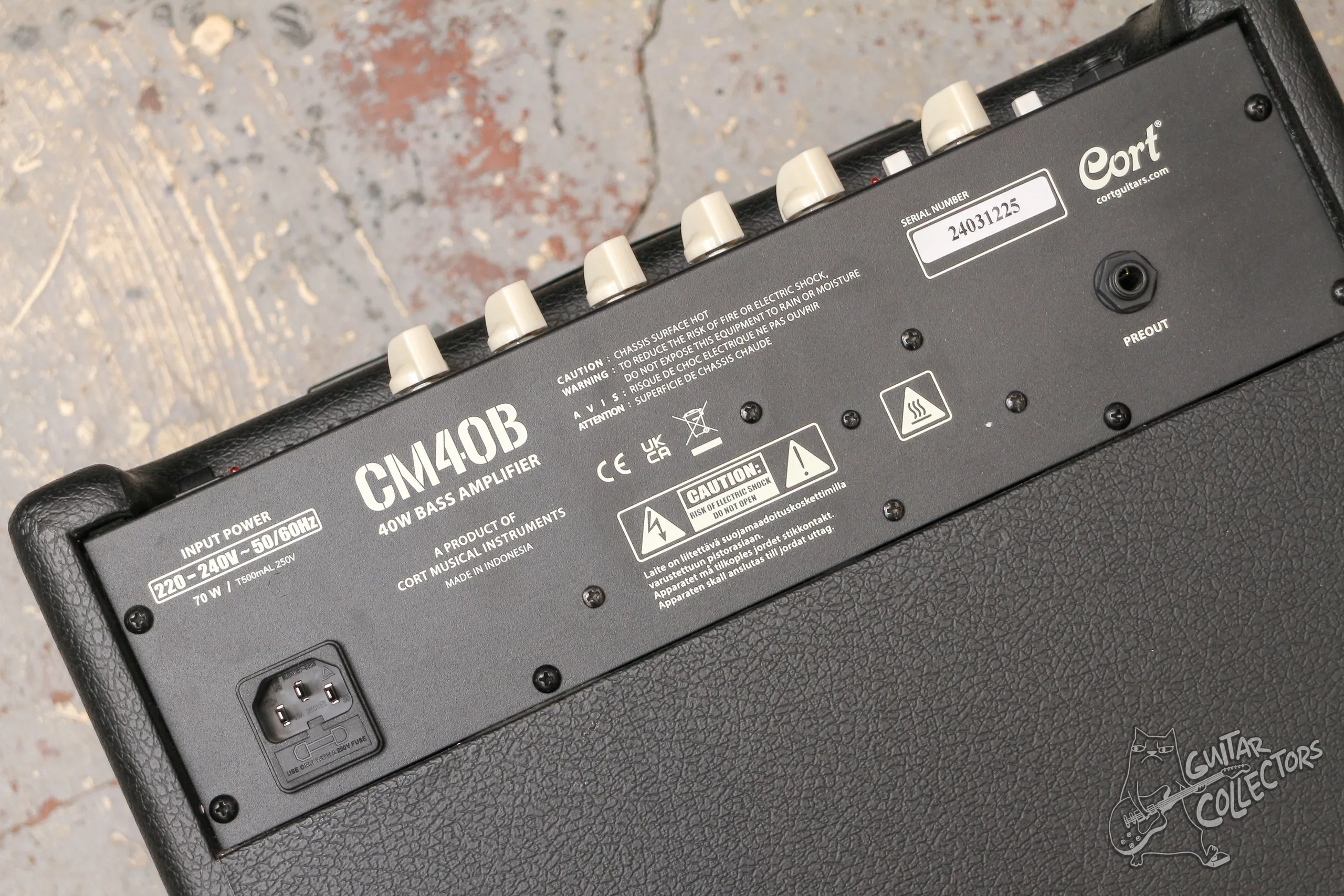 Cort CM 40 B Bass Guitar Combo