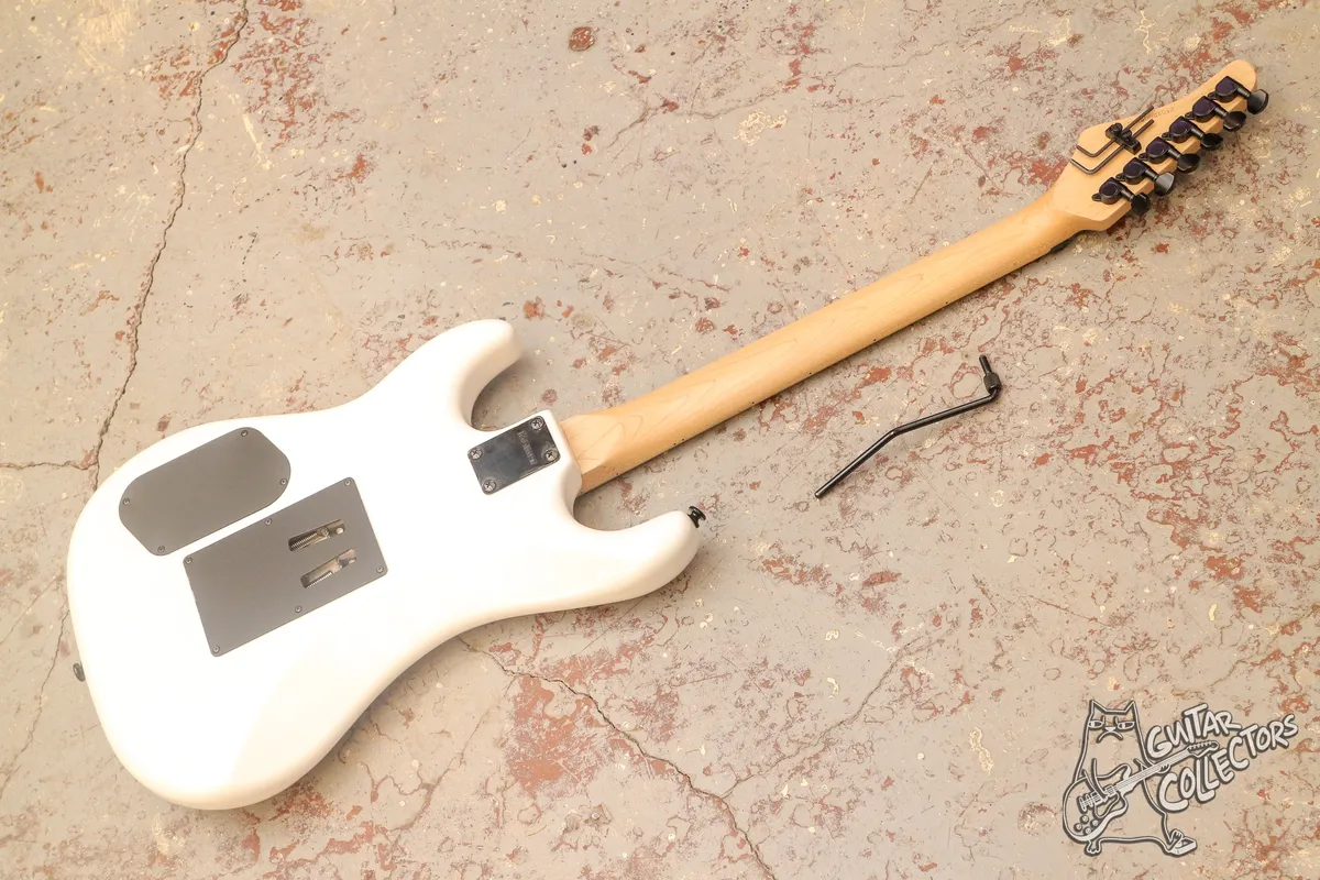 Kramer Guitars Pacer Classic Pearl white