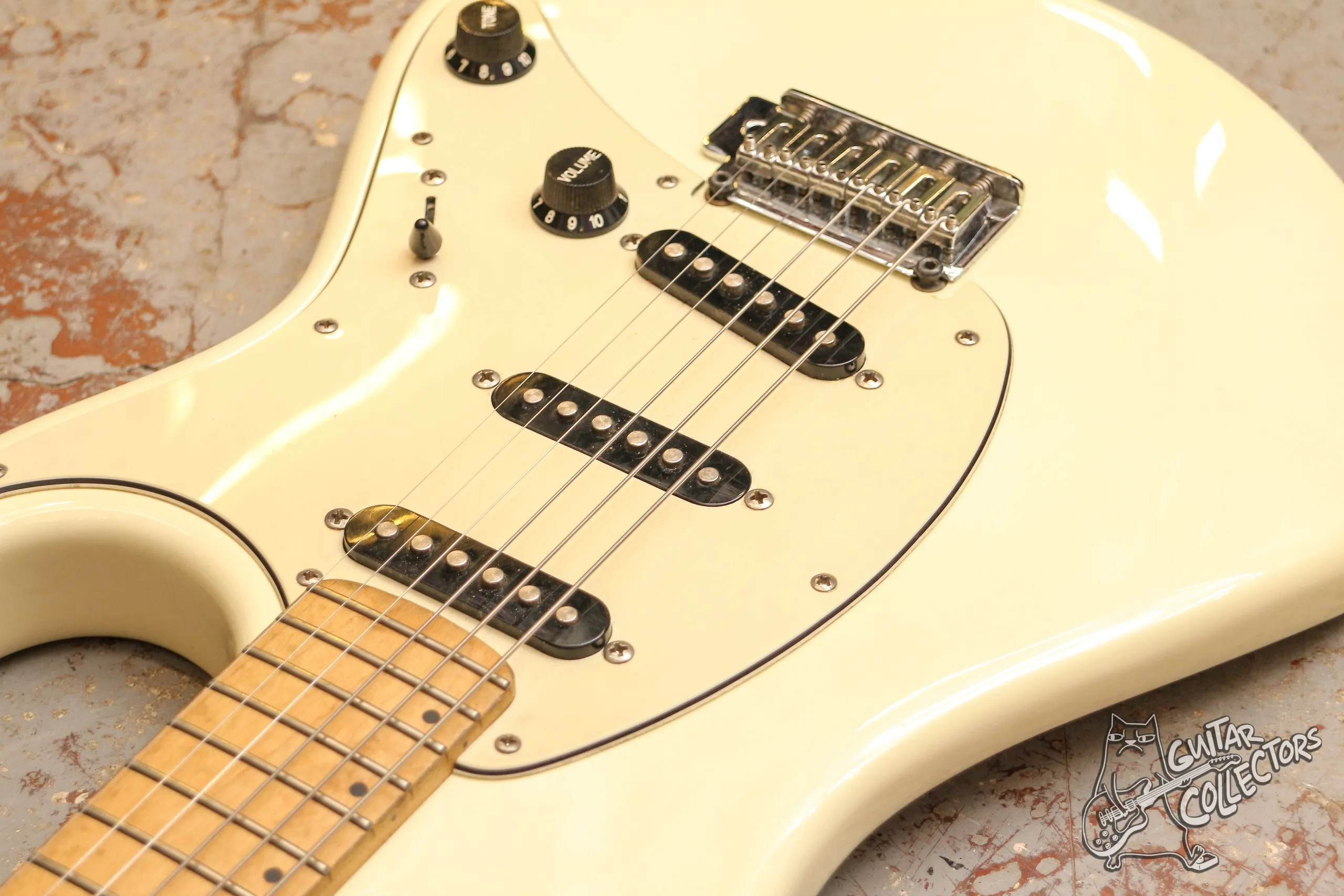 Cort G-200