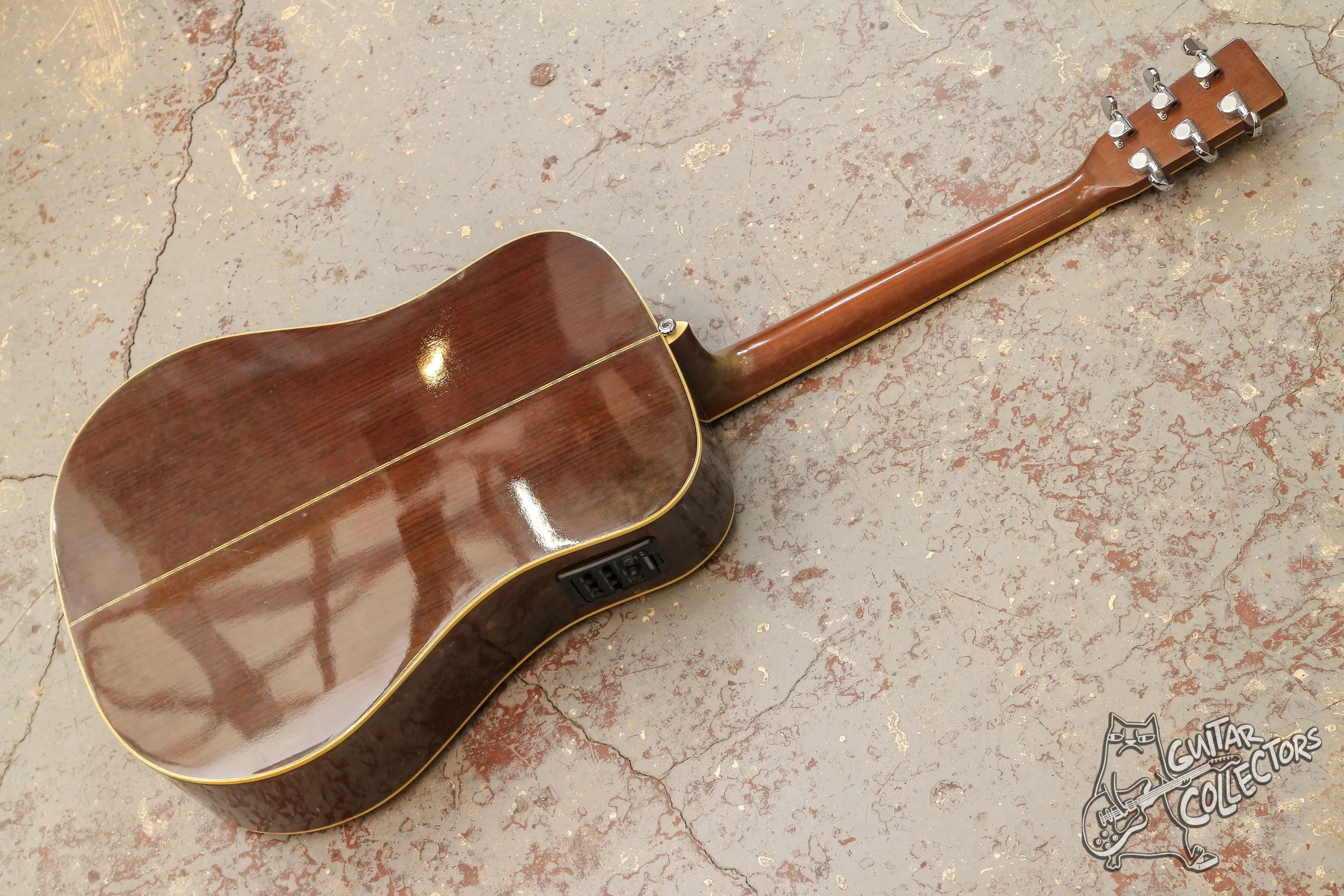 Tokai Cat`s Eyes CE-300 Dreadnought
