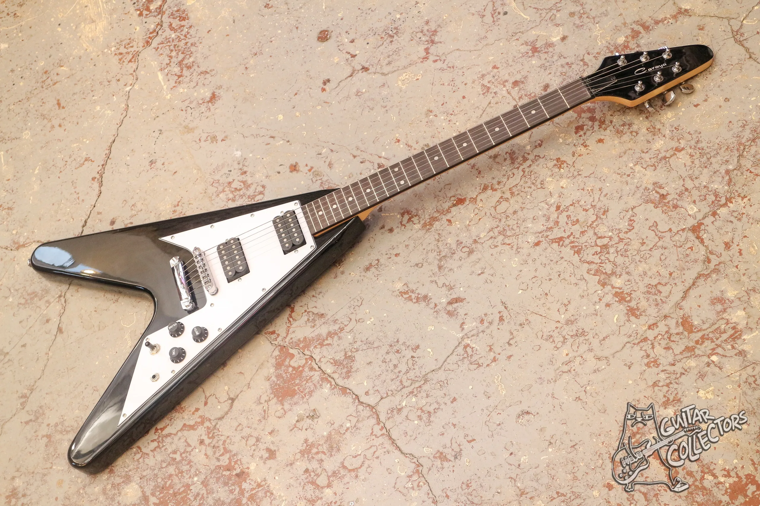 Caraya E235BK Flying V