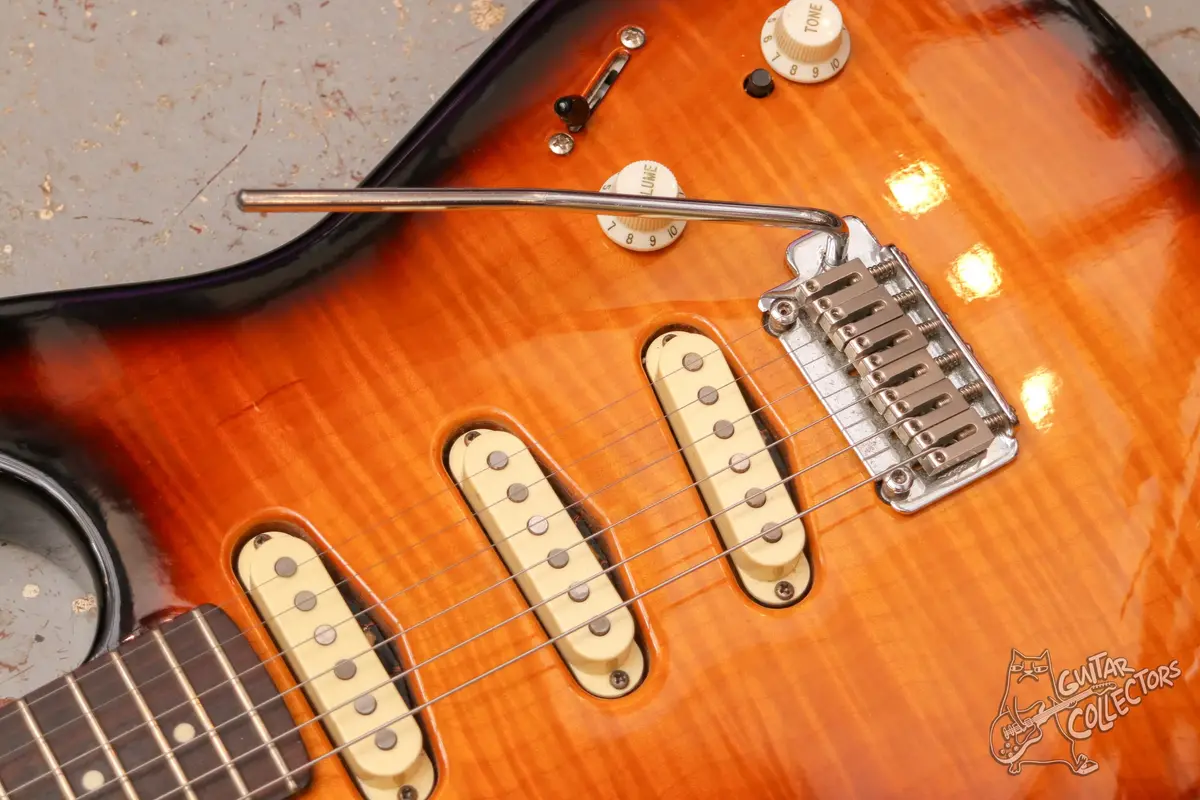 Godin Progression Stratocaster Vintage Burst