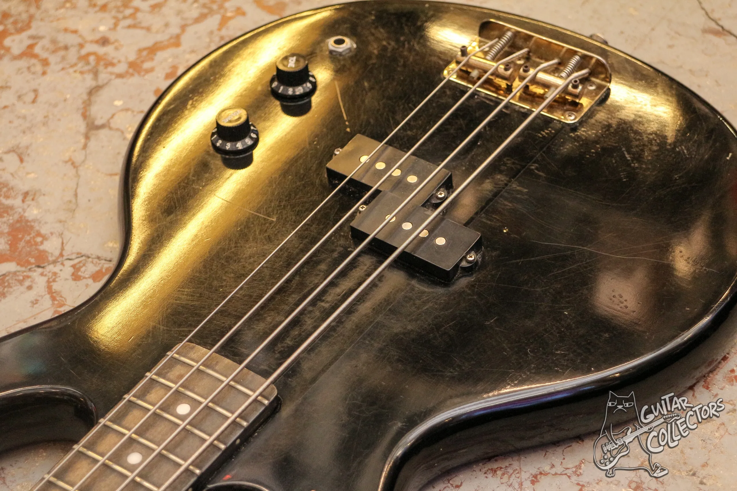 Cort Short Scale Bass