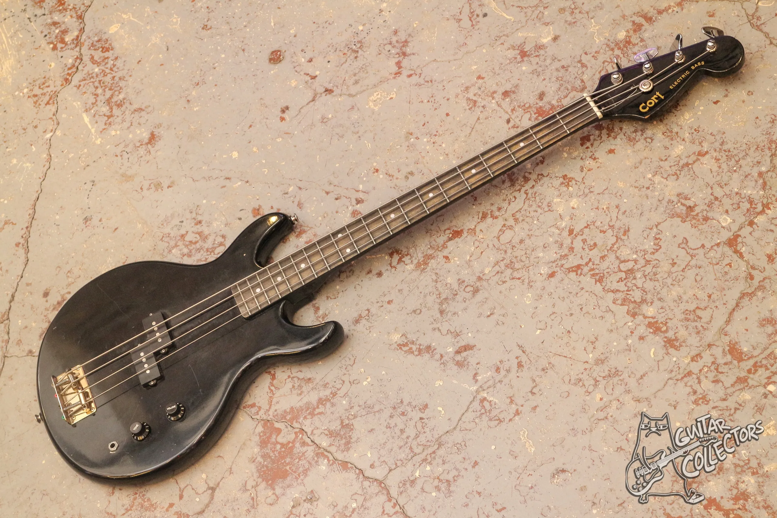Cort Short Scale Bass