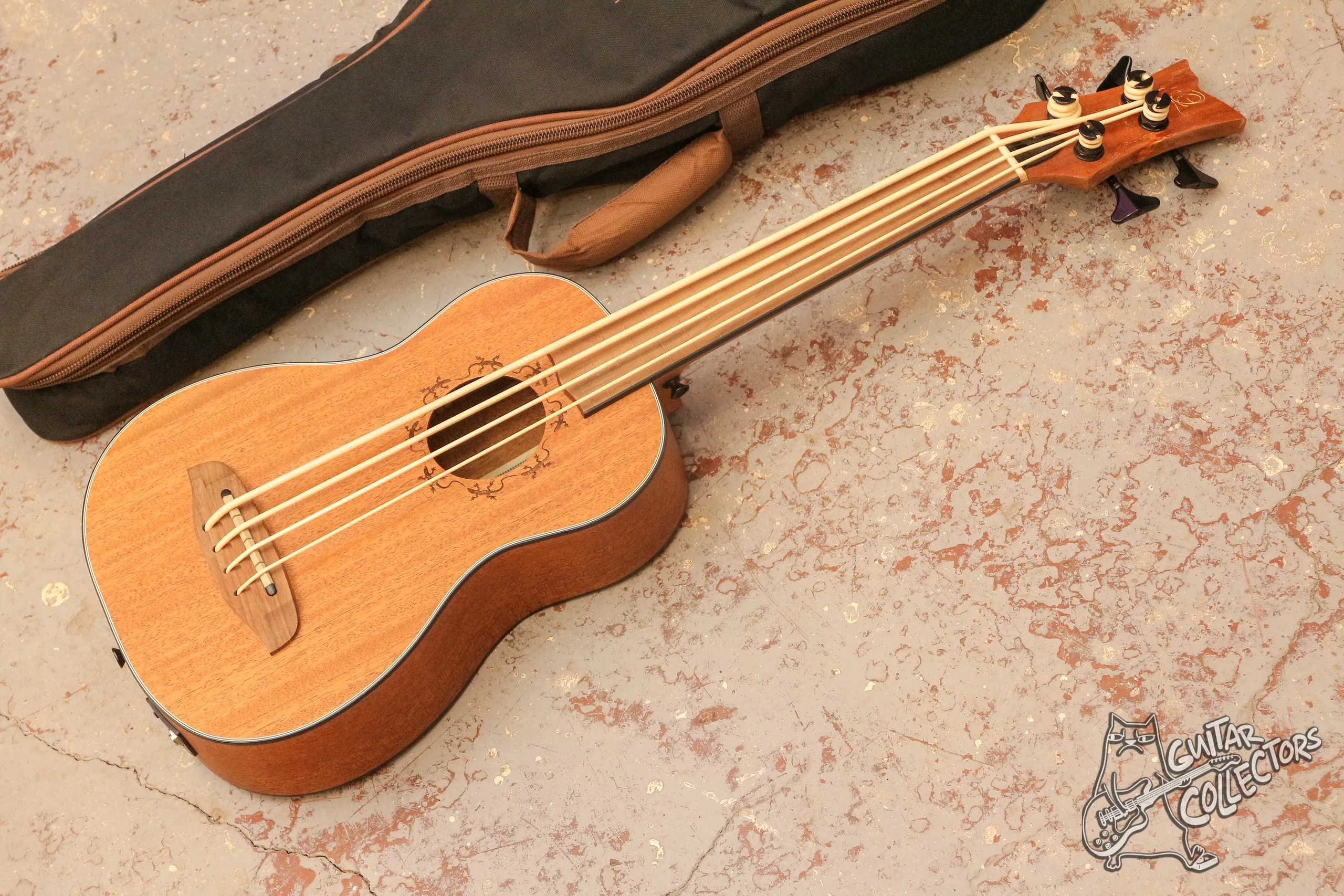 Ortega LIZZY BSFL GB Lizard Series Ukulele Bass