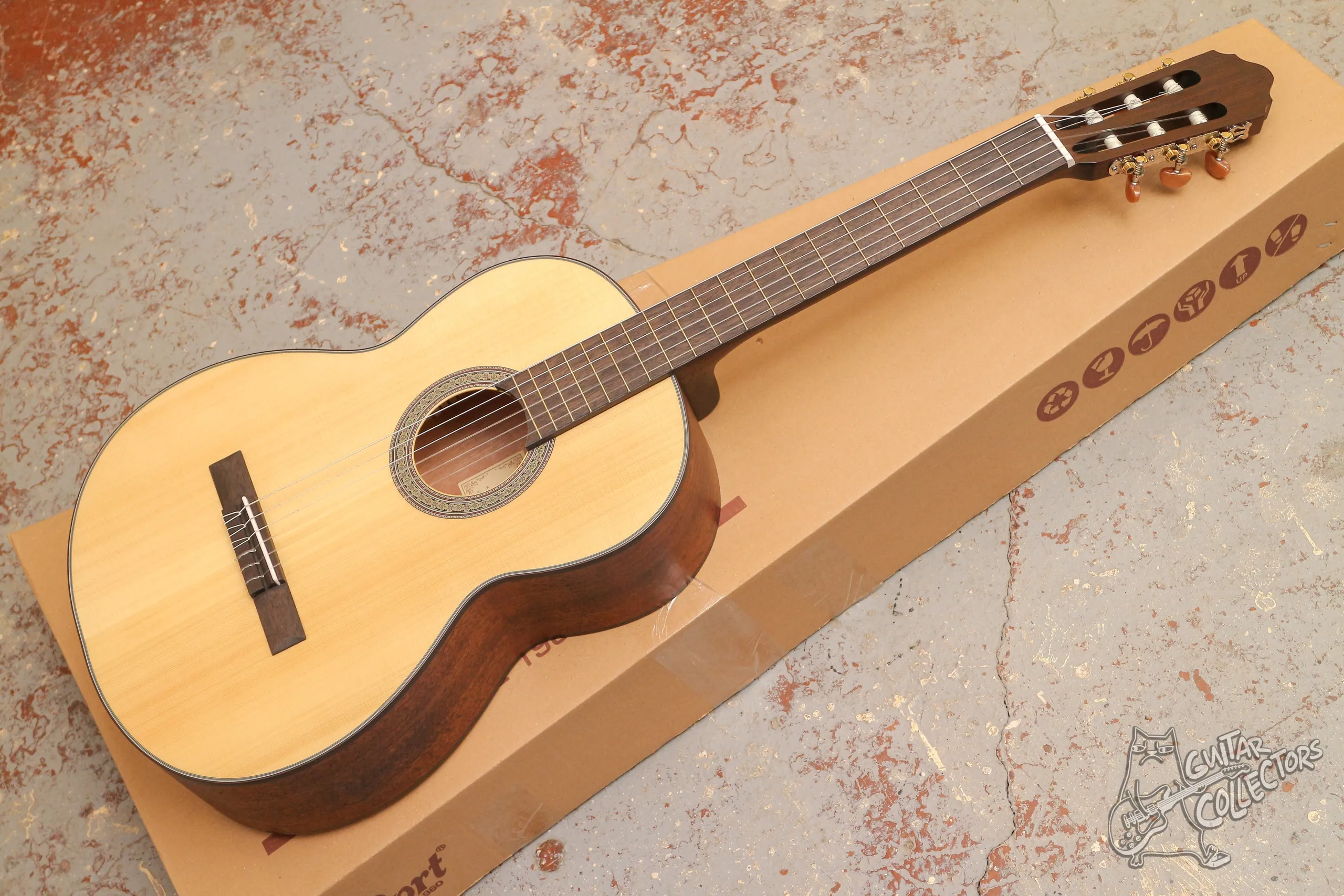 CORT AC200-OP 4/4 Classic Series NEW