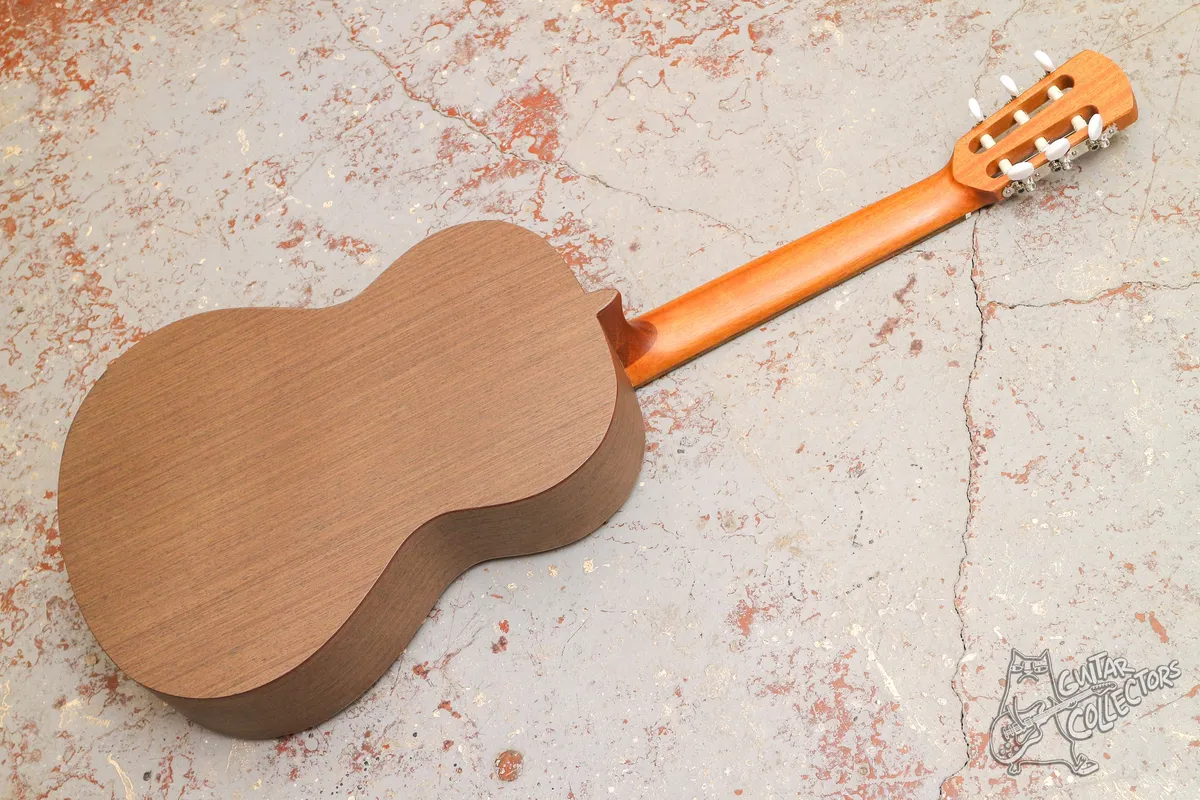 Alhambra College Classical Guitar 4/4