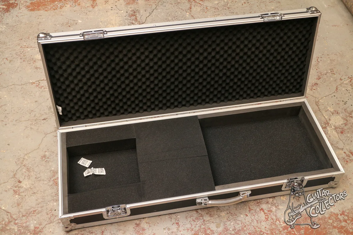 Harley Benton Flight Case Wood Guitar