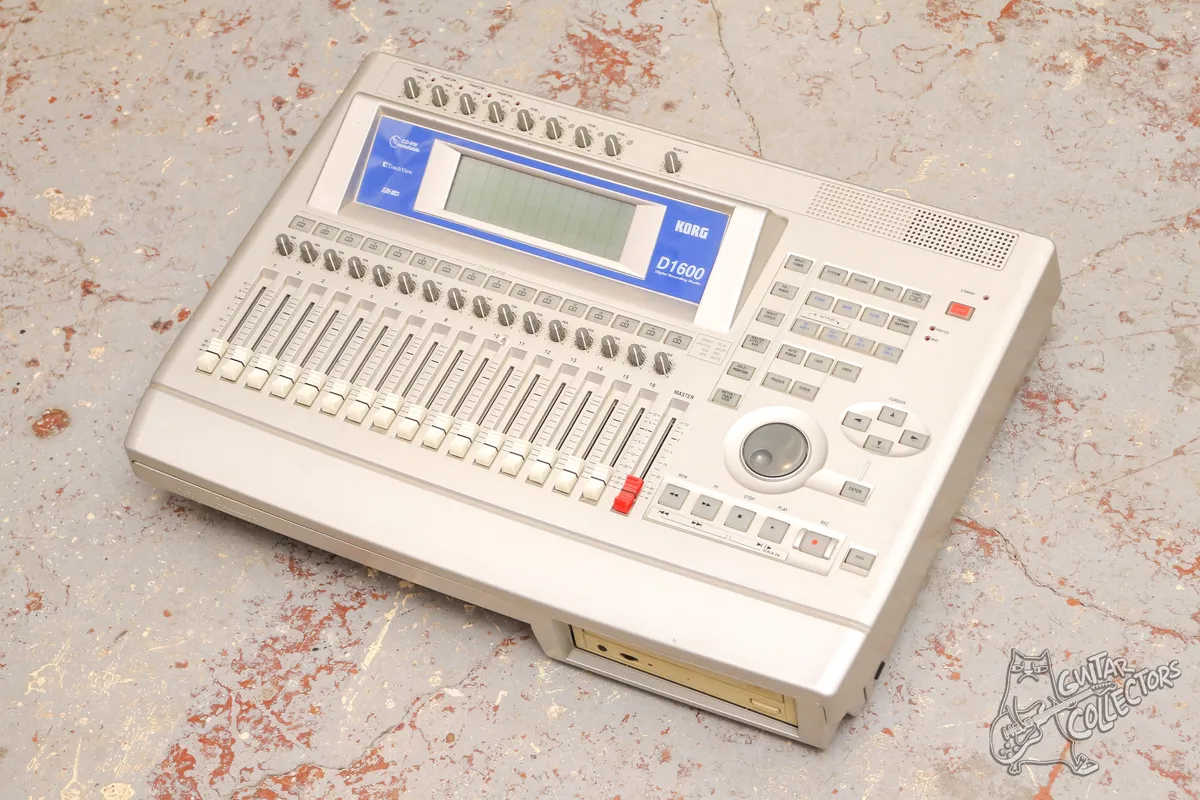 Korg D 1600 Digital Recording Studio Портастудия