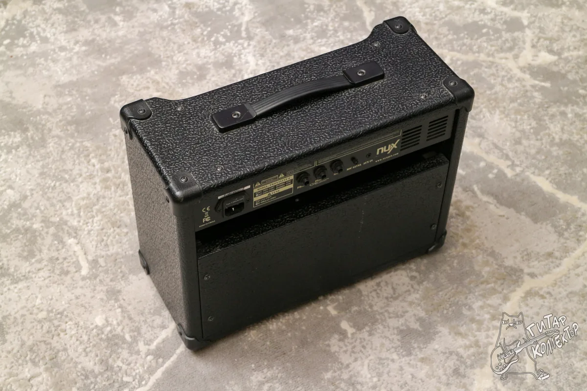 Nux Frontline 8 Guitar Combo