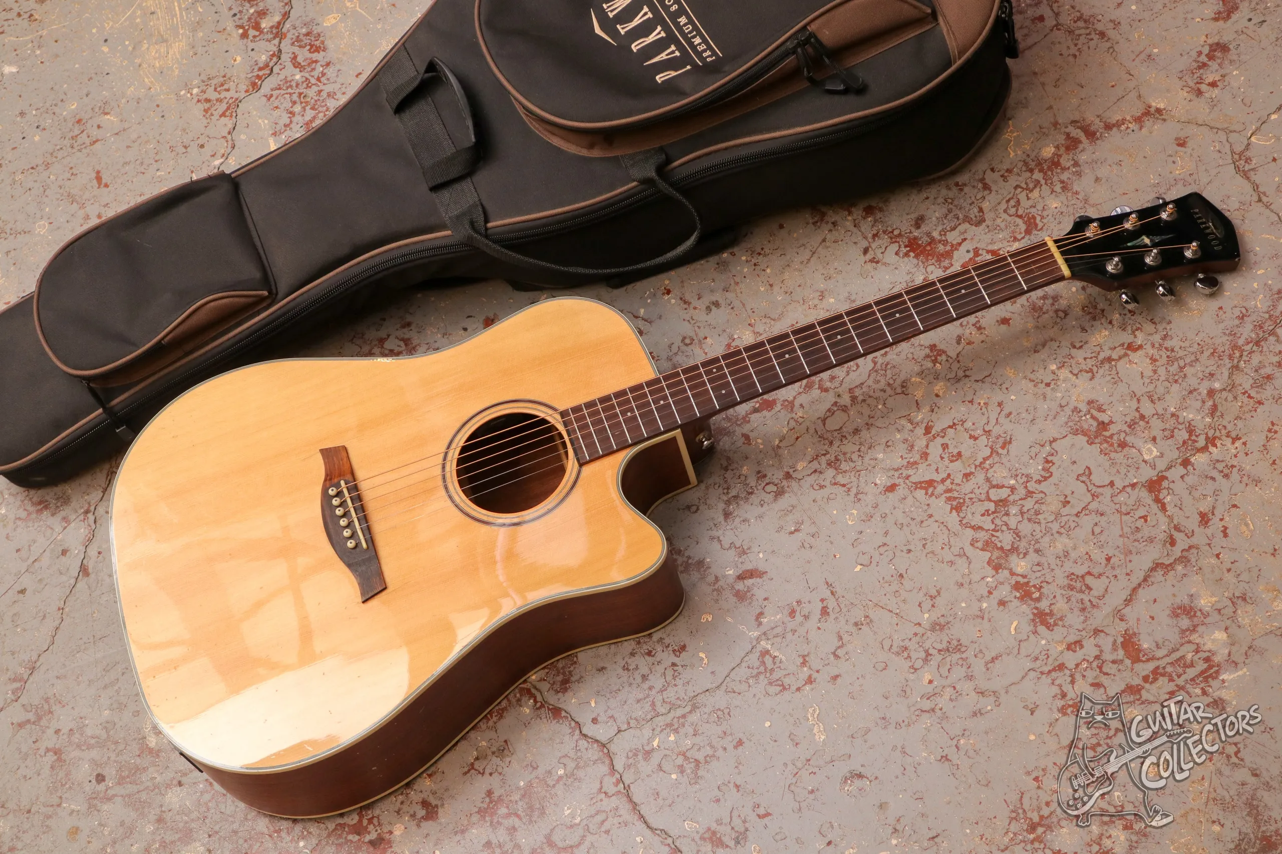 Parkwood S26-GT Electric Acoustic
