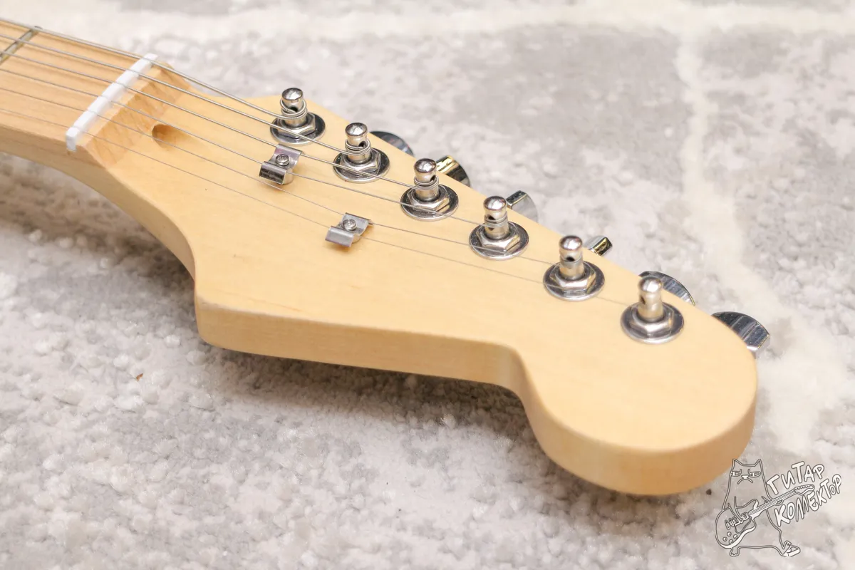 Hello Kitty HSS Stratocaster Copy