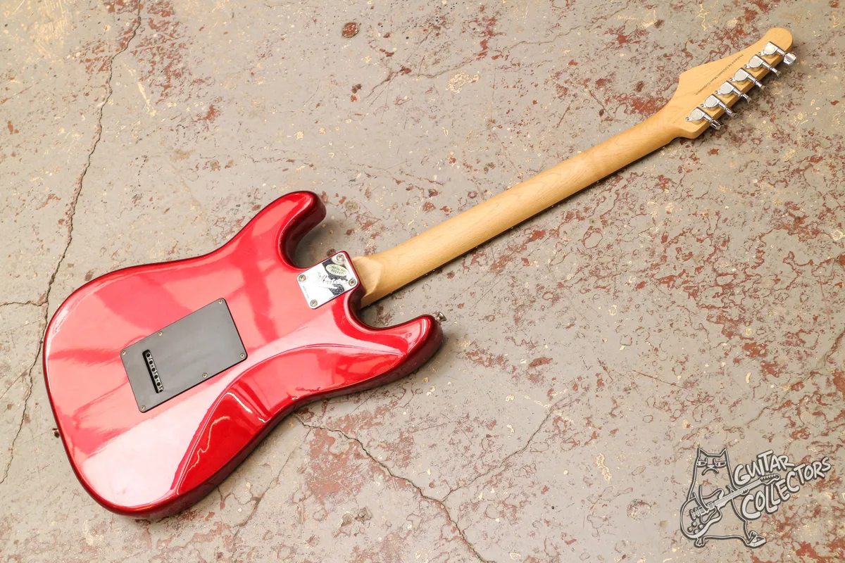 Mavis Stratocaster Scalloped Red