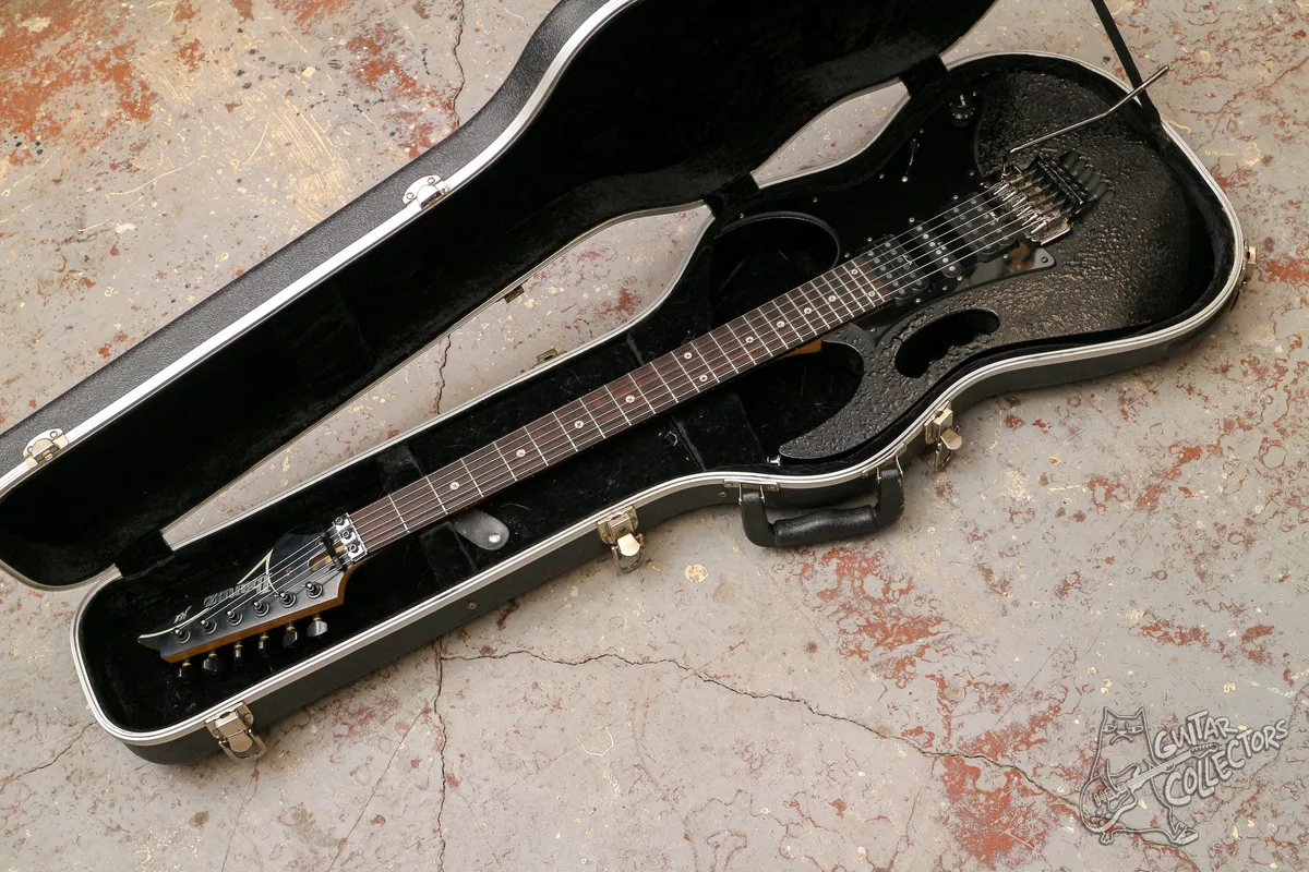 Кейс Ibanez Пластиковый под суперстрат