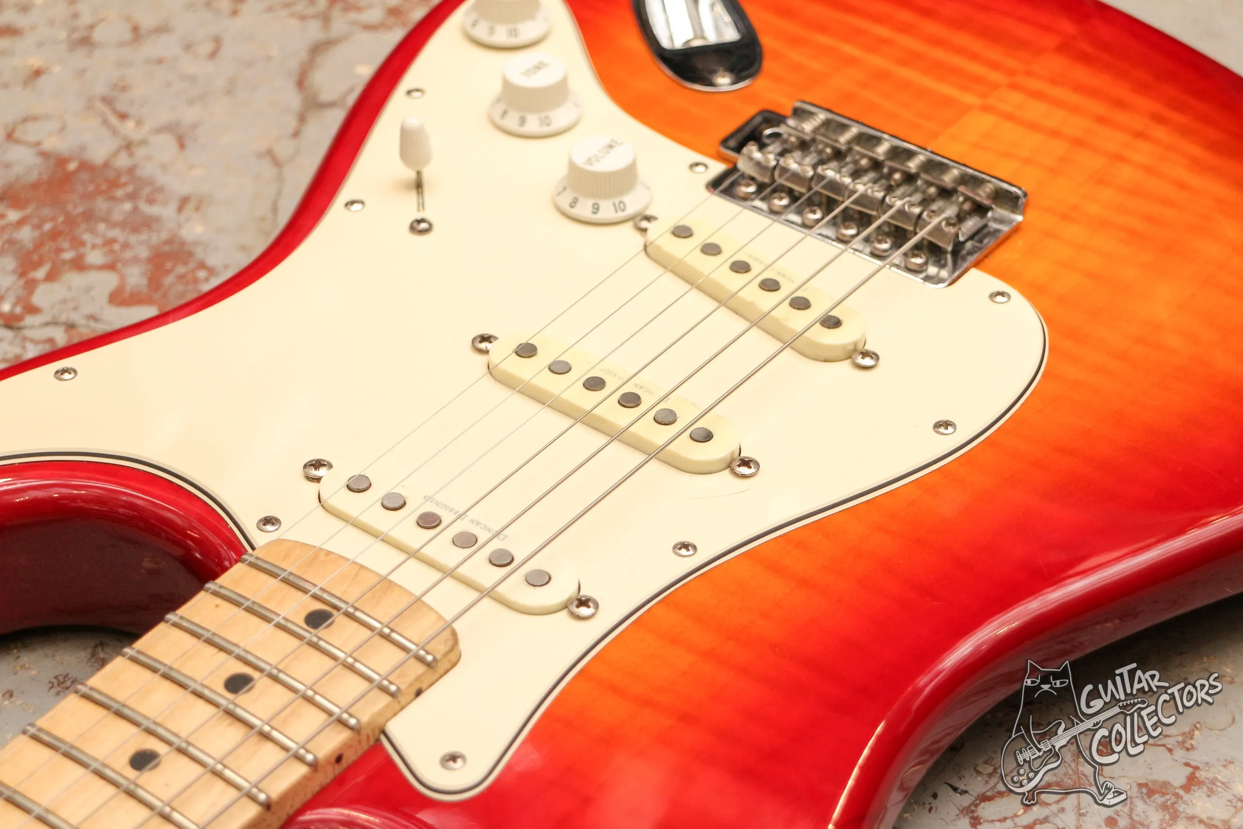 Fender FSR Stratocaster Flame Maple Top