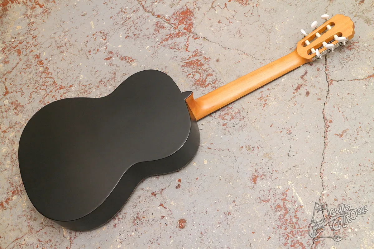 Alhambra Classical Student 1C Black Satin