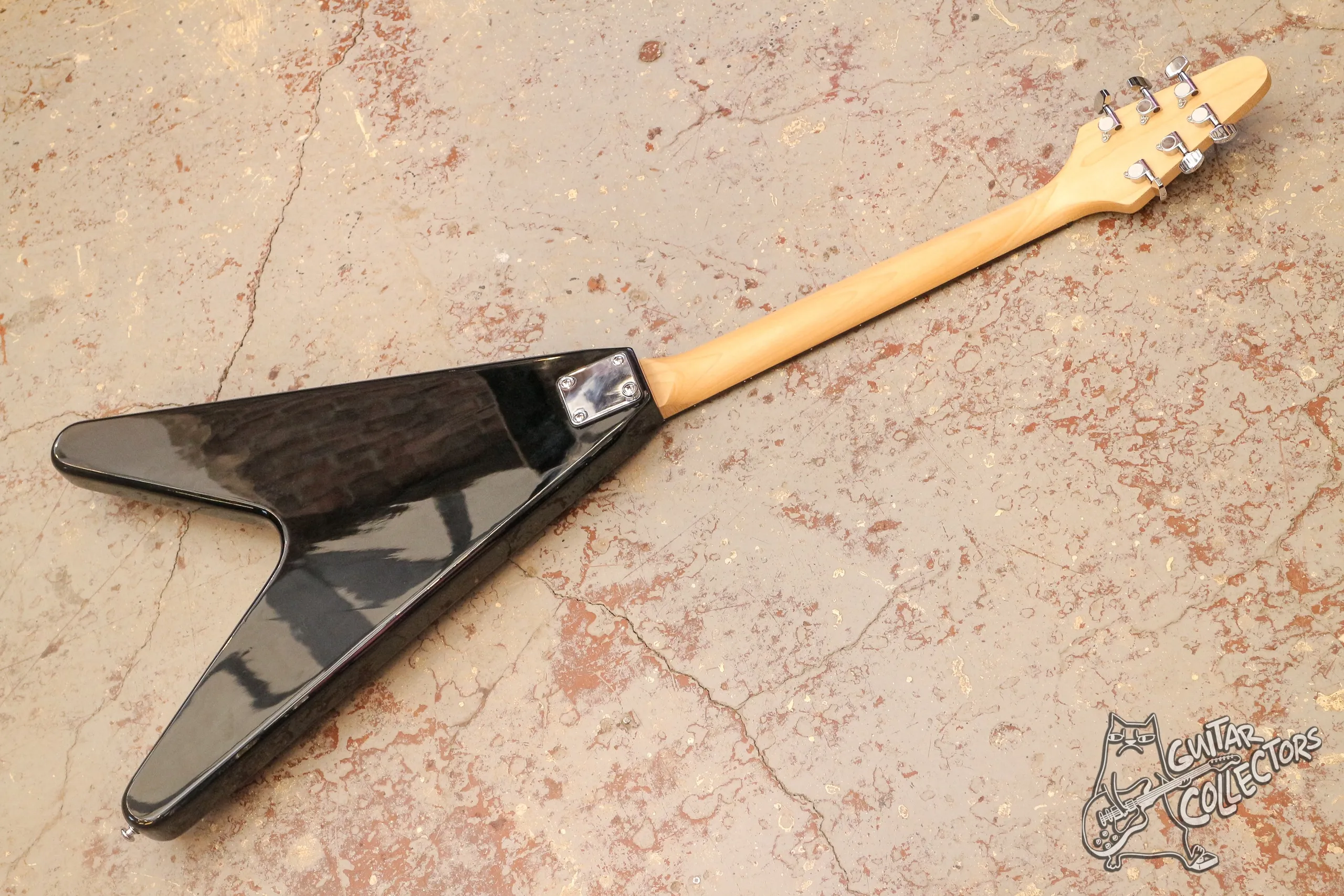 Caraya E235BK Flying V