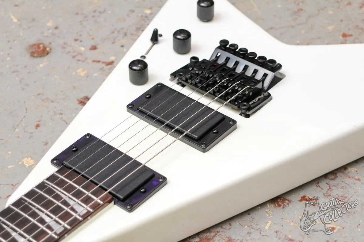 Magna 2000RFR-WH Randy Rhoads