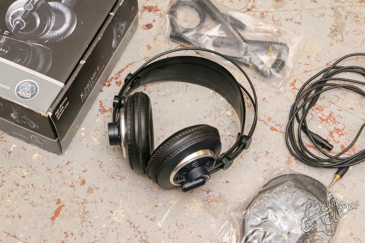 AKG K 240 MK II Студийные наушники