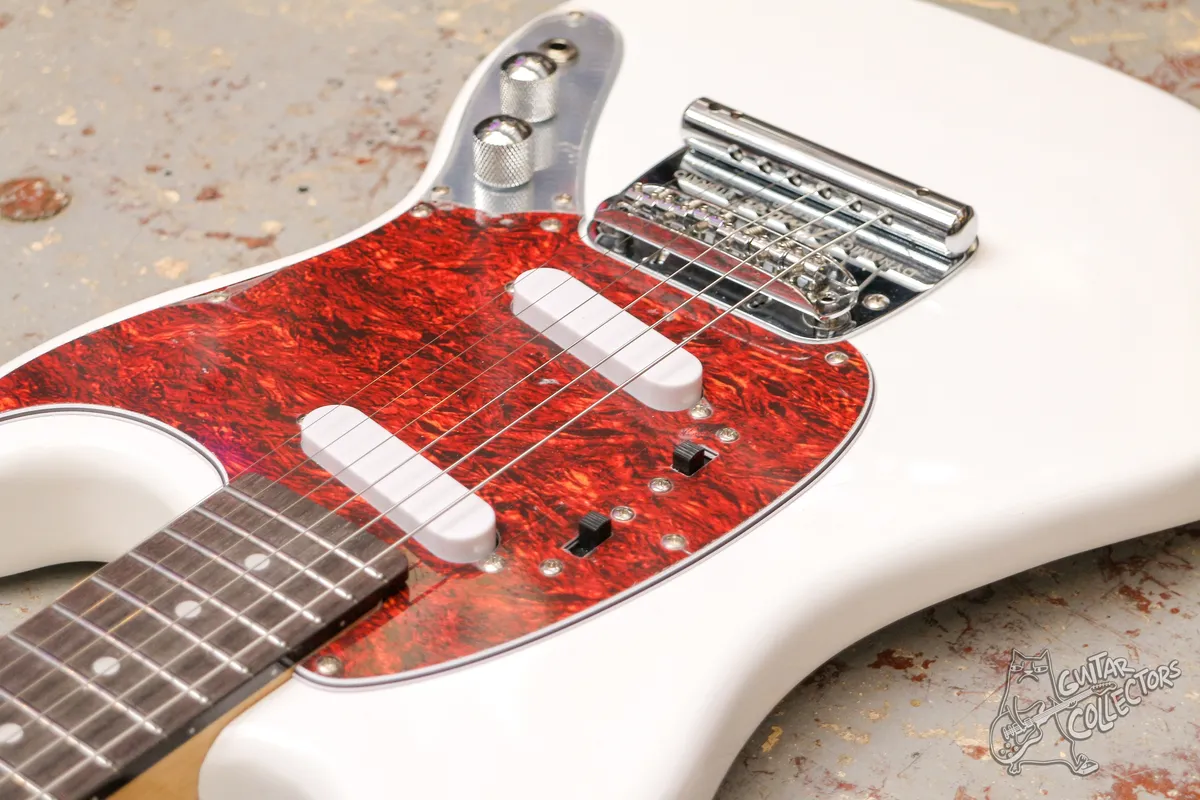 Fender Mustang White Copy