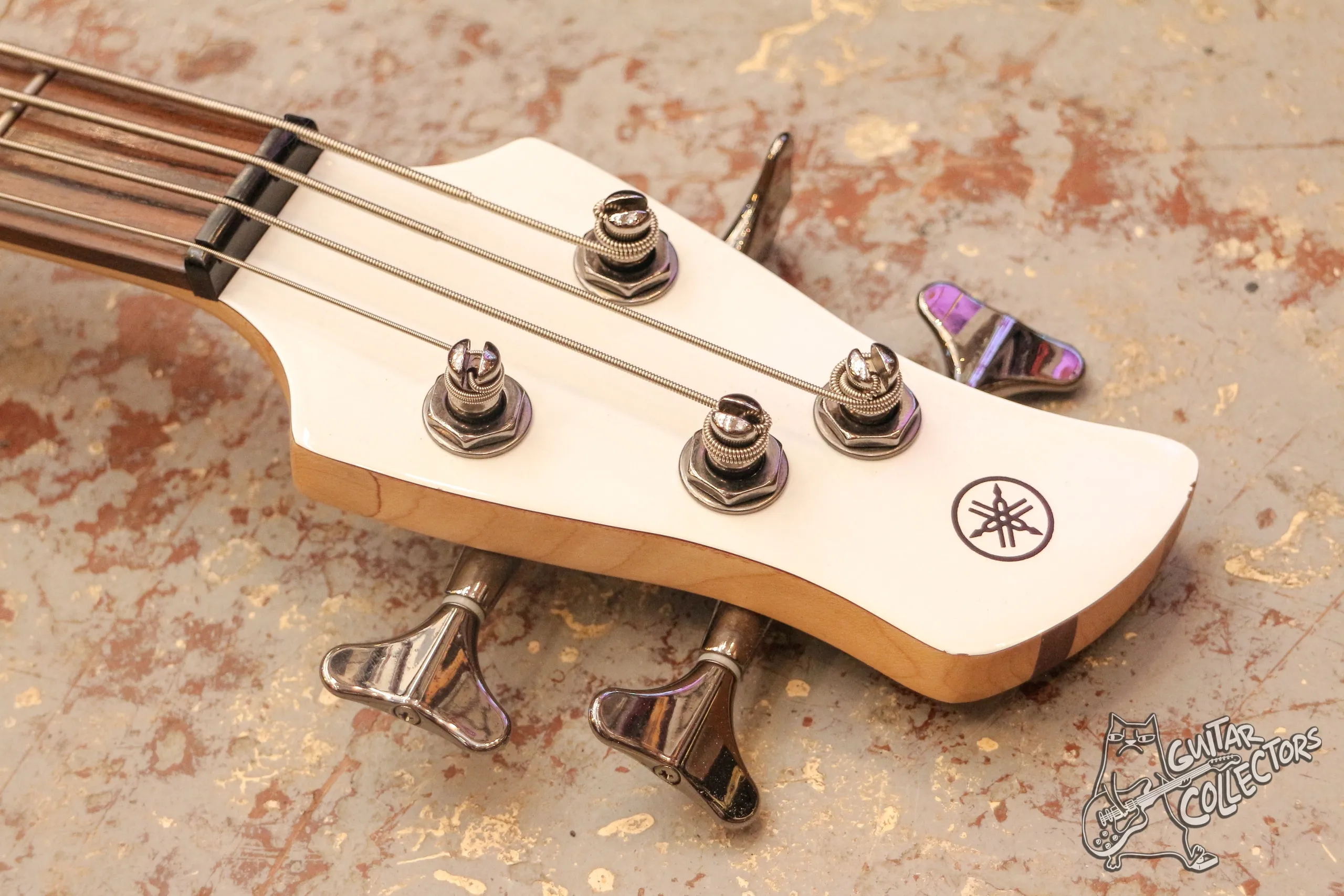 Yamaha TRBX 304 Bass White