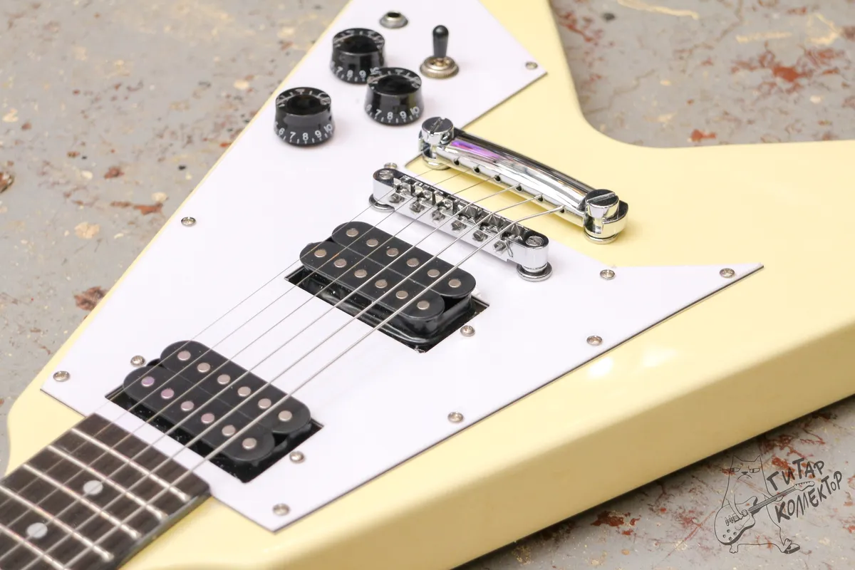 Gibson Flying V Alpine White Copy