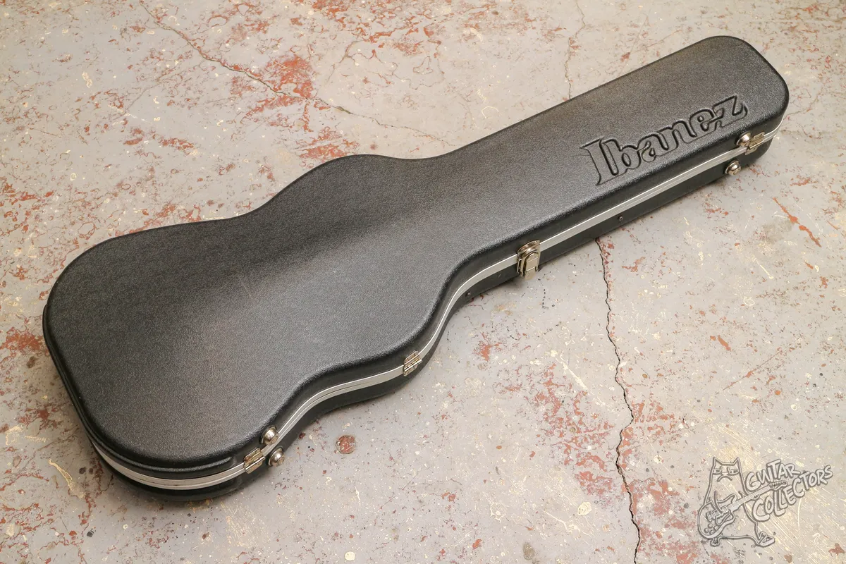 Кейс Ibanez Пластиковый под суперстрат