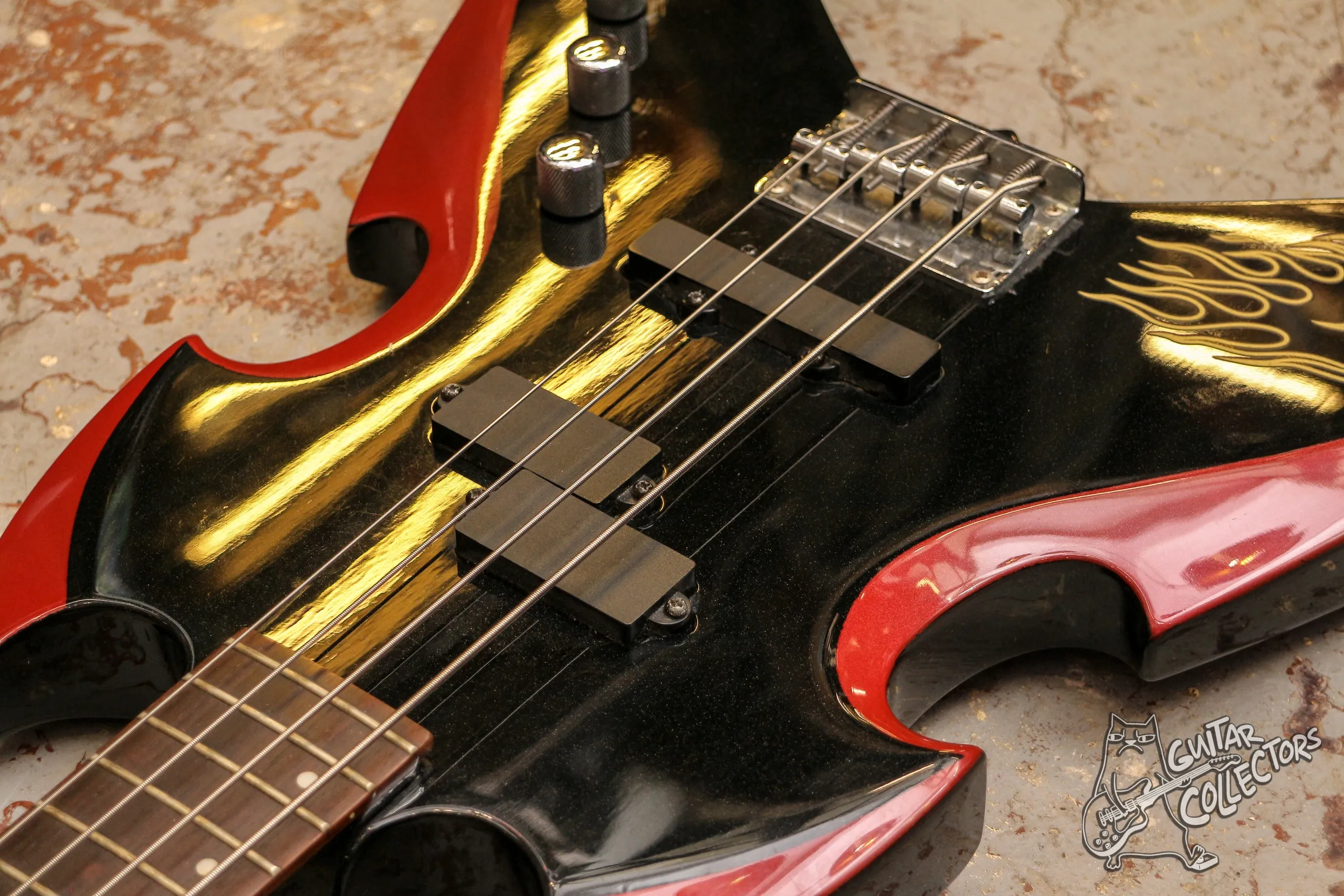 Silvertone Paul Stanley Apocalypse Kiss Bass Guitar