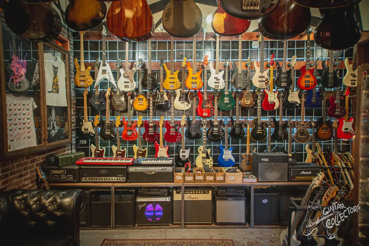 Продажа б/у инструментов и музыкального оборудования