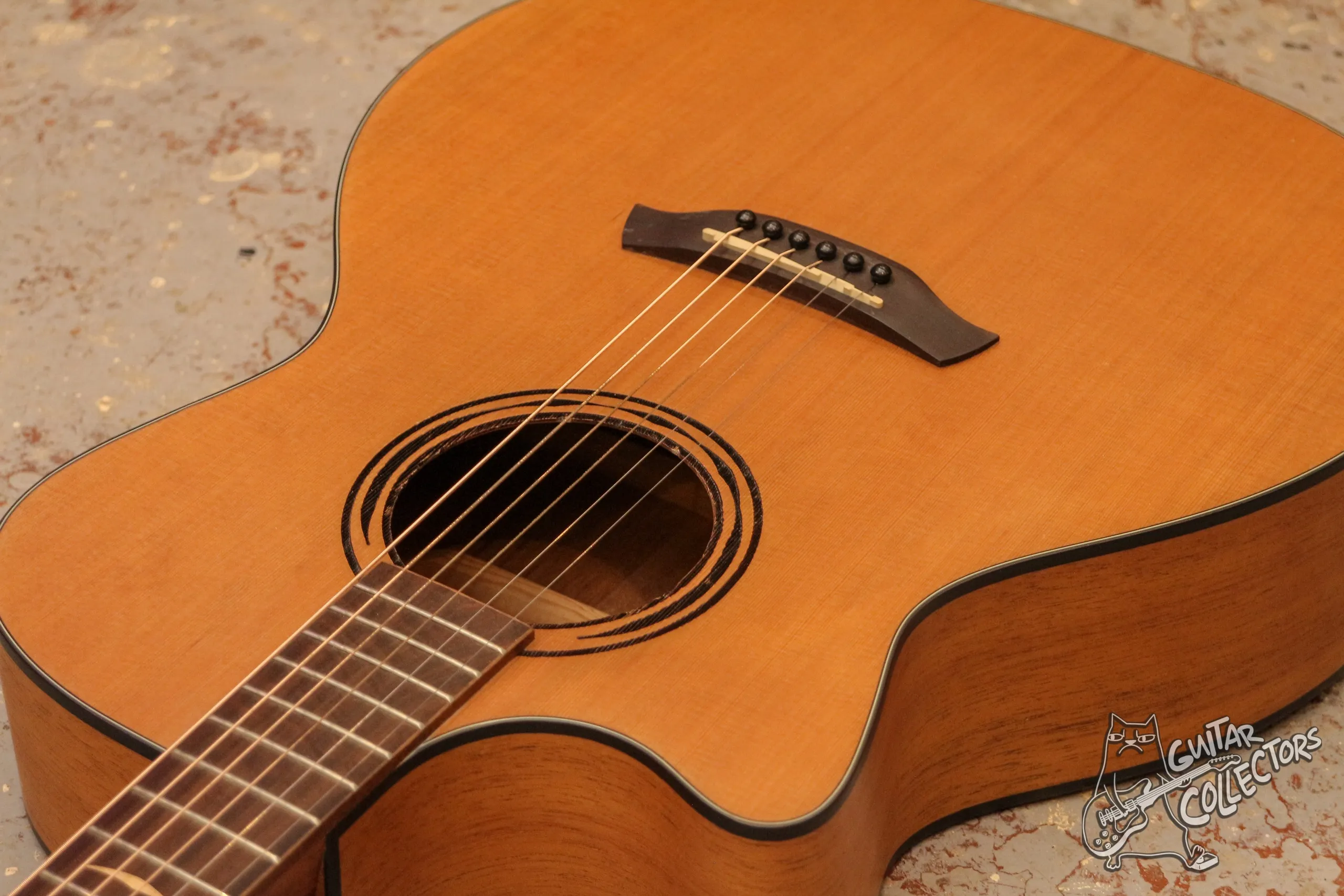 Baton Rouge AR11C/ACE-L LH Electric Acoustic Left-Handed