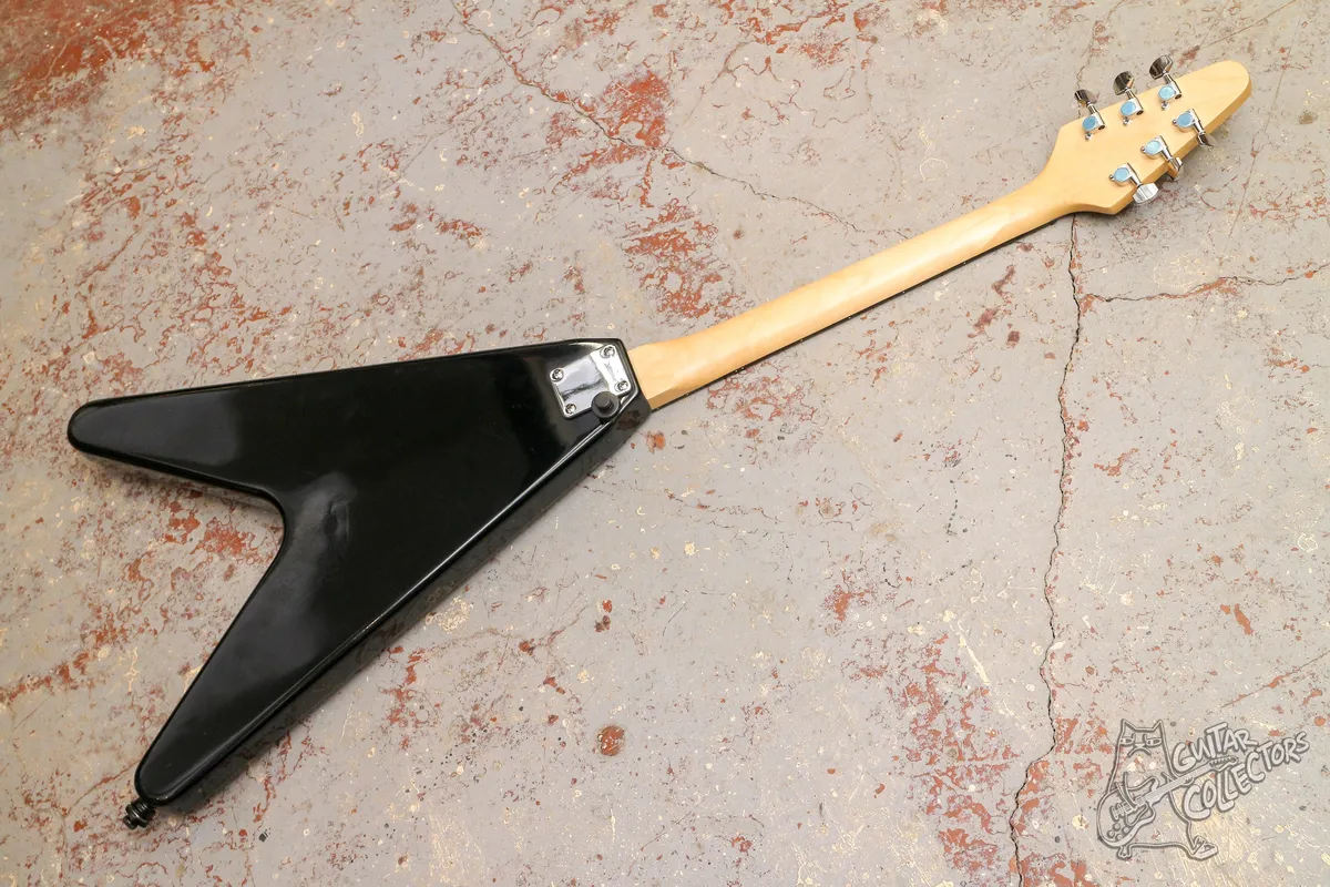 Caraya E235BK Flying V