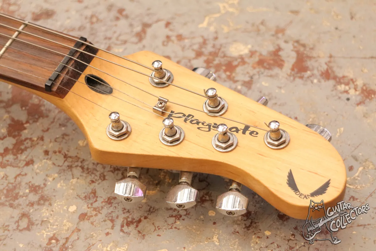 Dean Playmate Avalanche Stratocaster