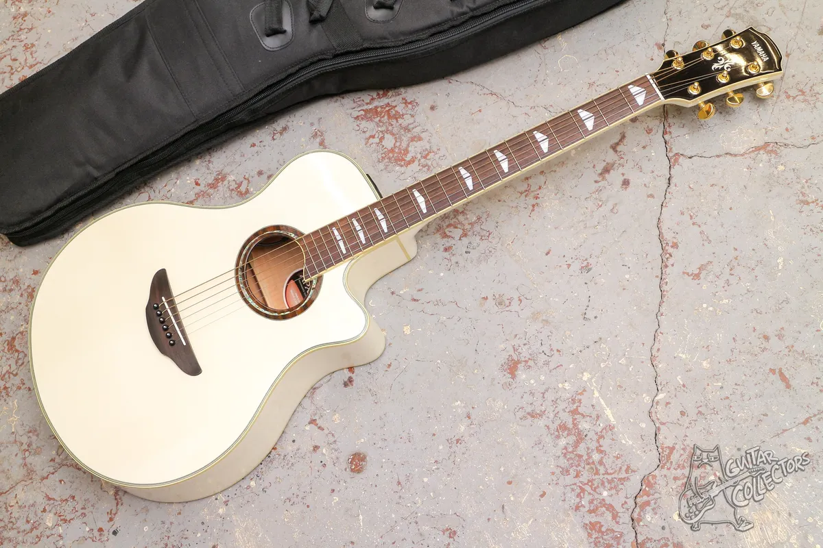 Yamaha APX 1000 Pearl White