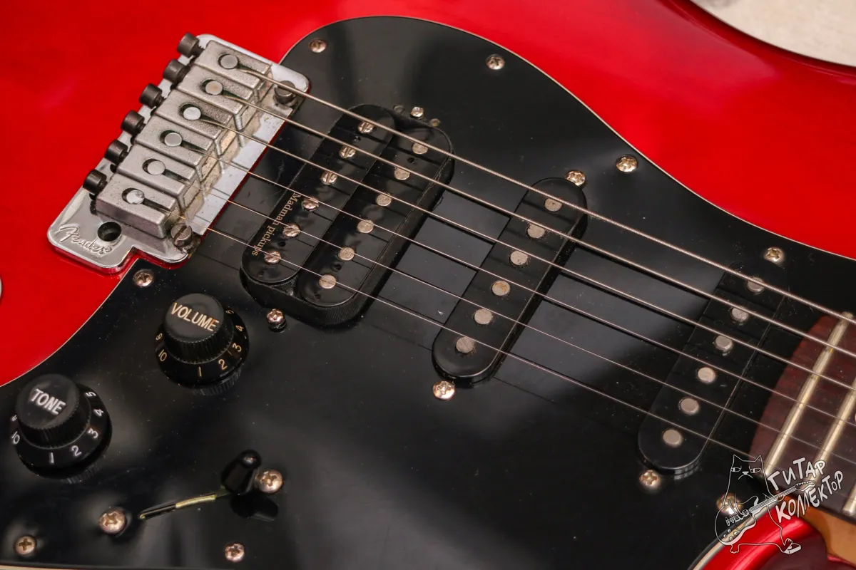 Fender Deluxe Plus Stratocaster Crimson Burst