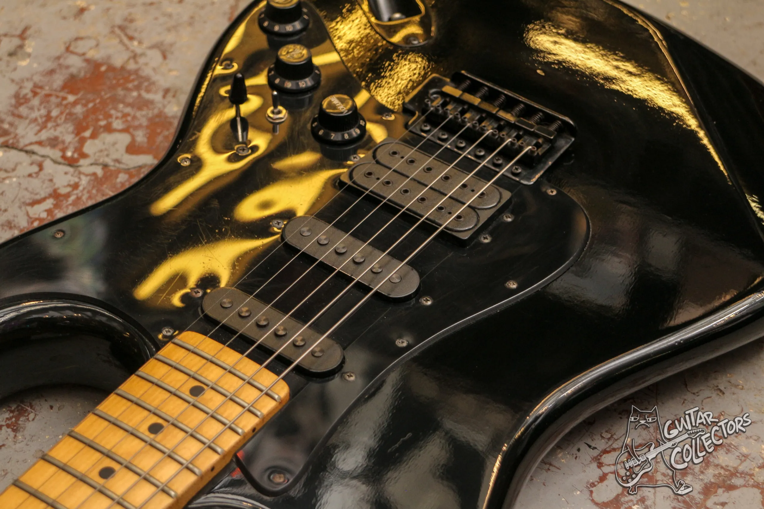 Applause Kaman by Ovation Stratocaster HSS