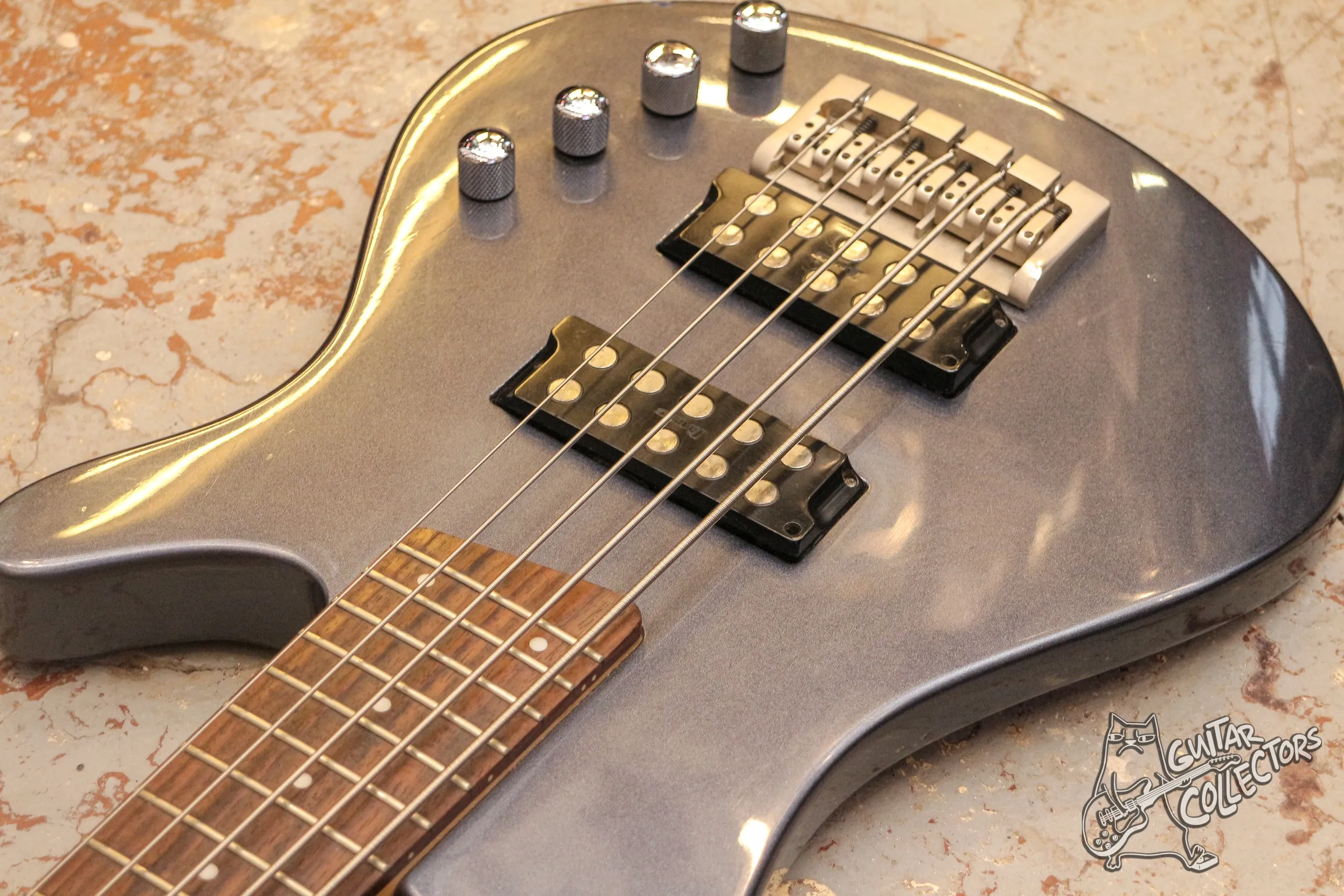 Ibanez SRX 305 5-str Bass