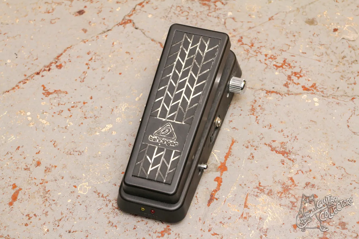 Behringer Hell Babe HB 01 Wah