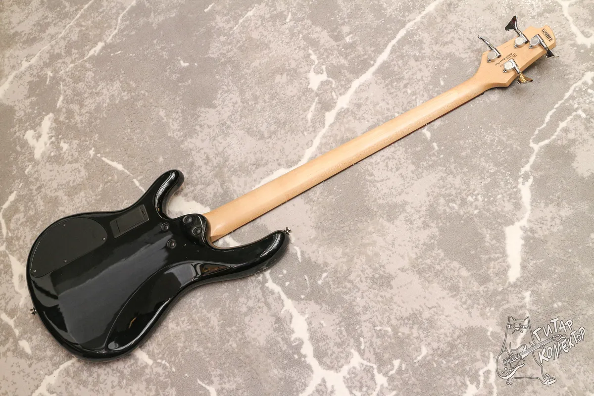 Cort Action Plus PJ Bass